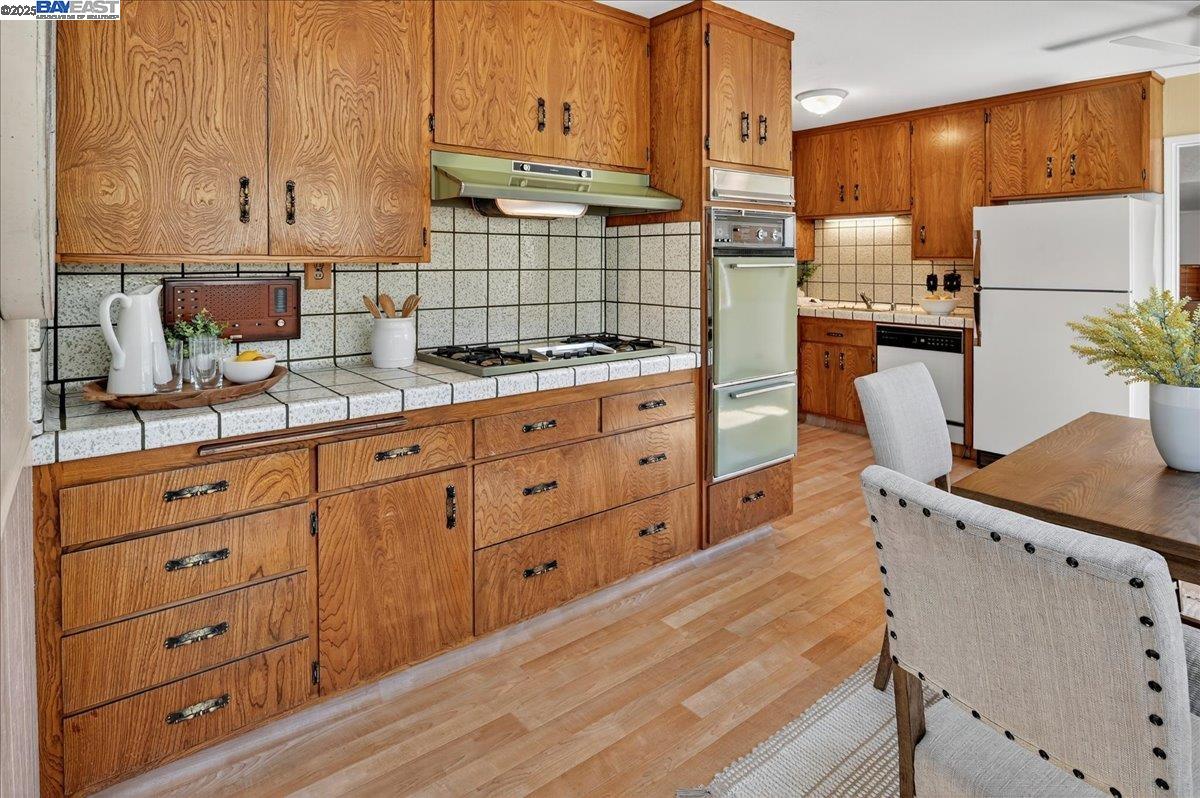Detail Gallery Image 14 of 41 For 2027 Pacific Ave, San Leandro,  CA 94577 - 3 Beds | 2 Baths