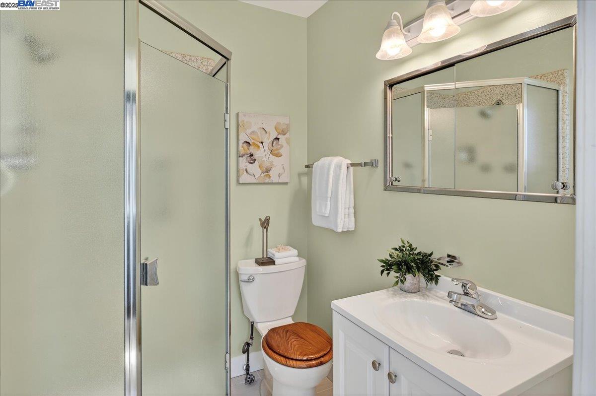 Detail Gallery Image 16 of 41 For 2027 Pacific Ave, San Leandro,  CA 94577 - 3 Beds | 2 Baths