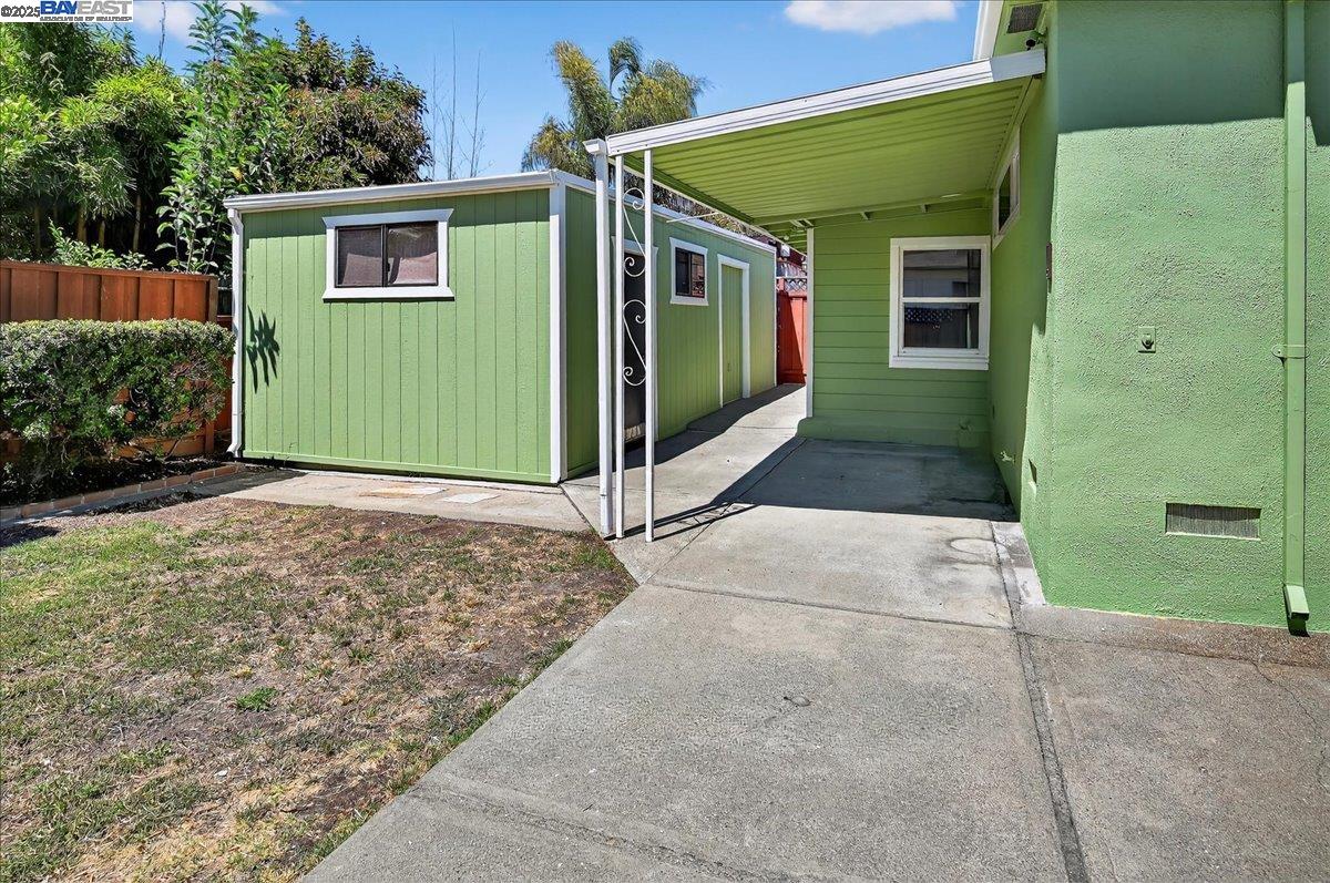 Detail Gallery Image 40 of 41 For 2027 Pacific Ave, San Leandro,  CA 94577 - 3 Beds | 2 Baths