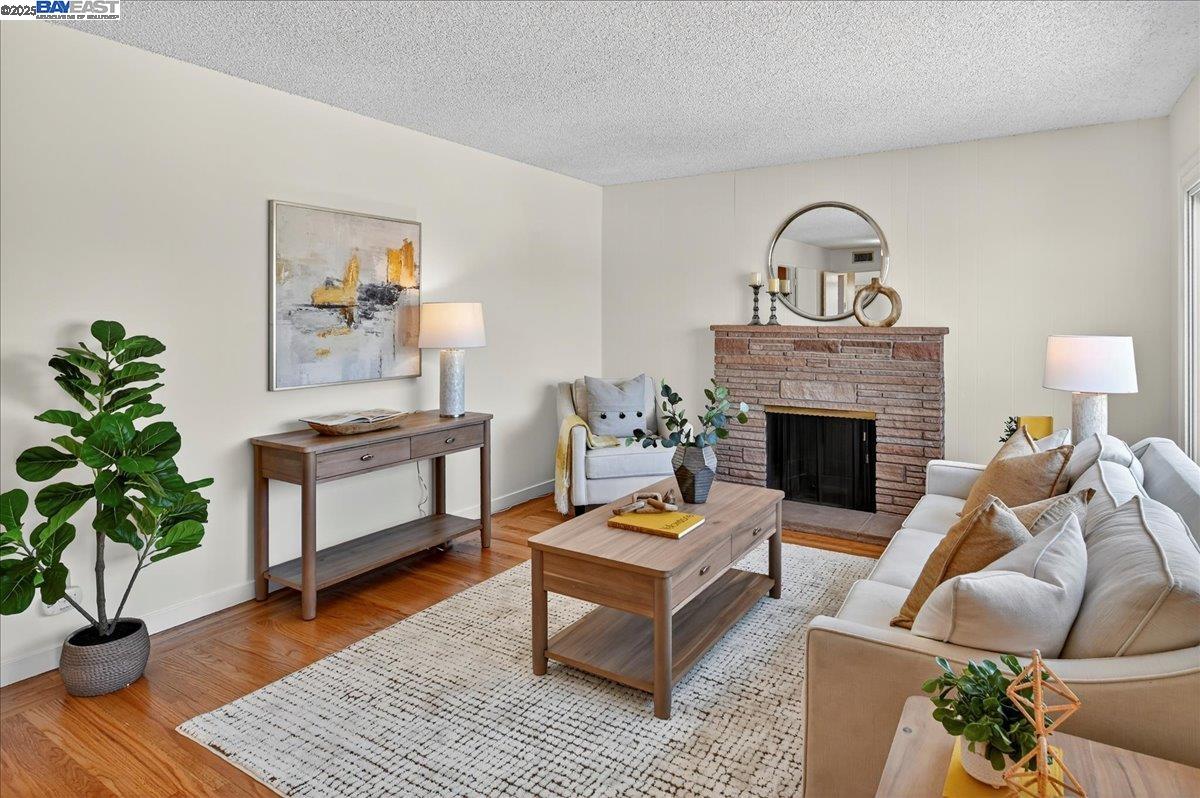 Detail Gallery Image 5 of 41 For 2027 Pacific Ave, San Leandro,  CA 94577 - 3 Beds | 2 Baths