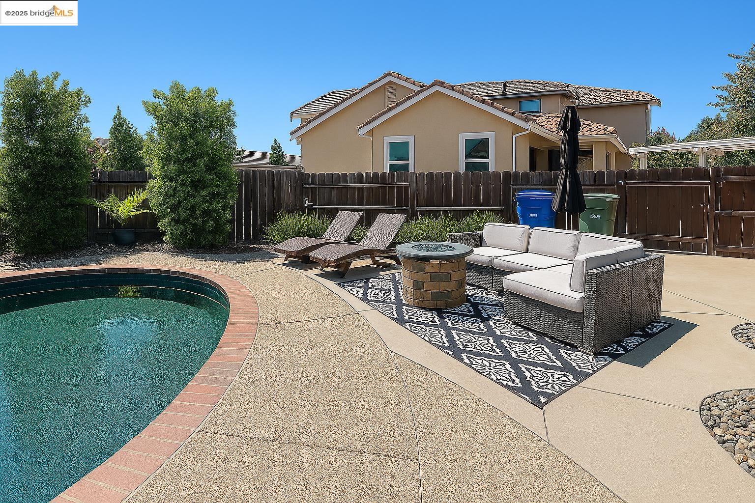 Detail Gallery Image 4 of 22 For 4588 El Monte Ct, Oakley,  CA 94561 - 4 Beds | 3 Baths