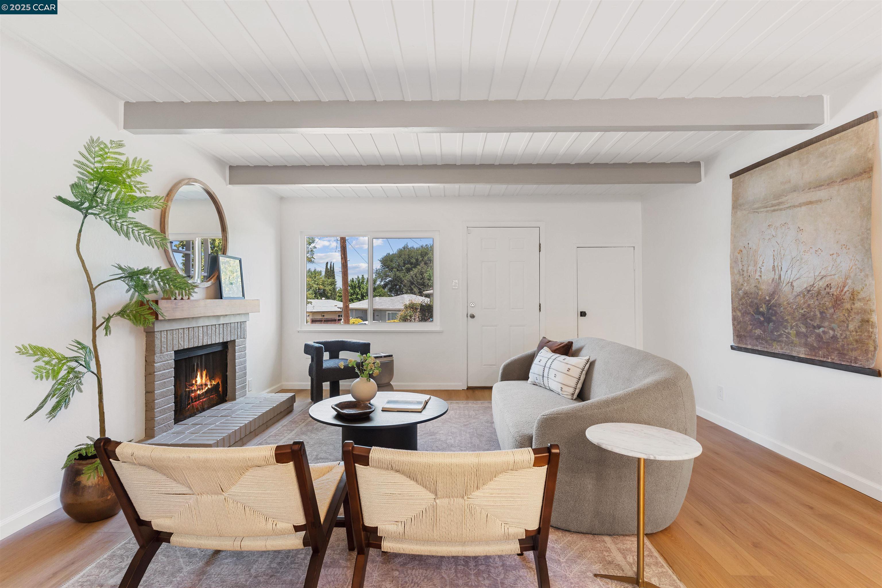 Detail Gallery Image 3 of 29 For 2852 Sweeney Rd, Antioch,  CA 94509 - 3 Beds | 1 Baths