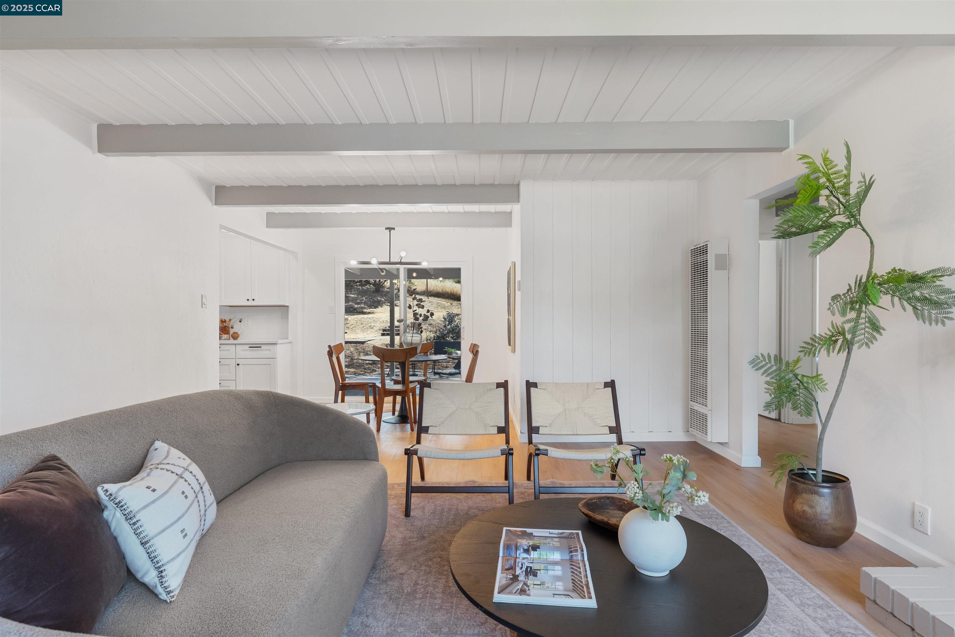 Detail Gallery Image 5 of 29 For 2852 Sweeney Rd, Antioch,  CA 94509 - 3 Beds | 1 Baths