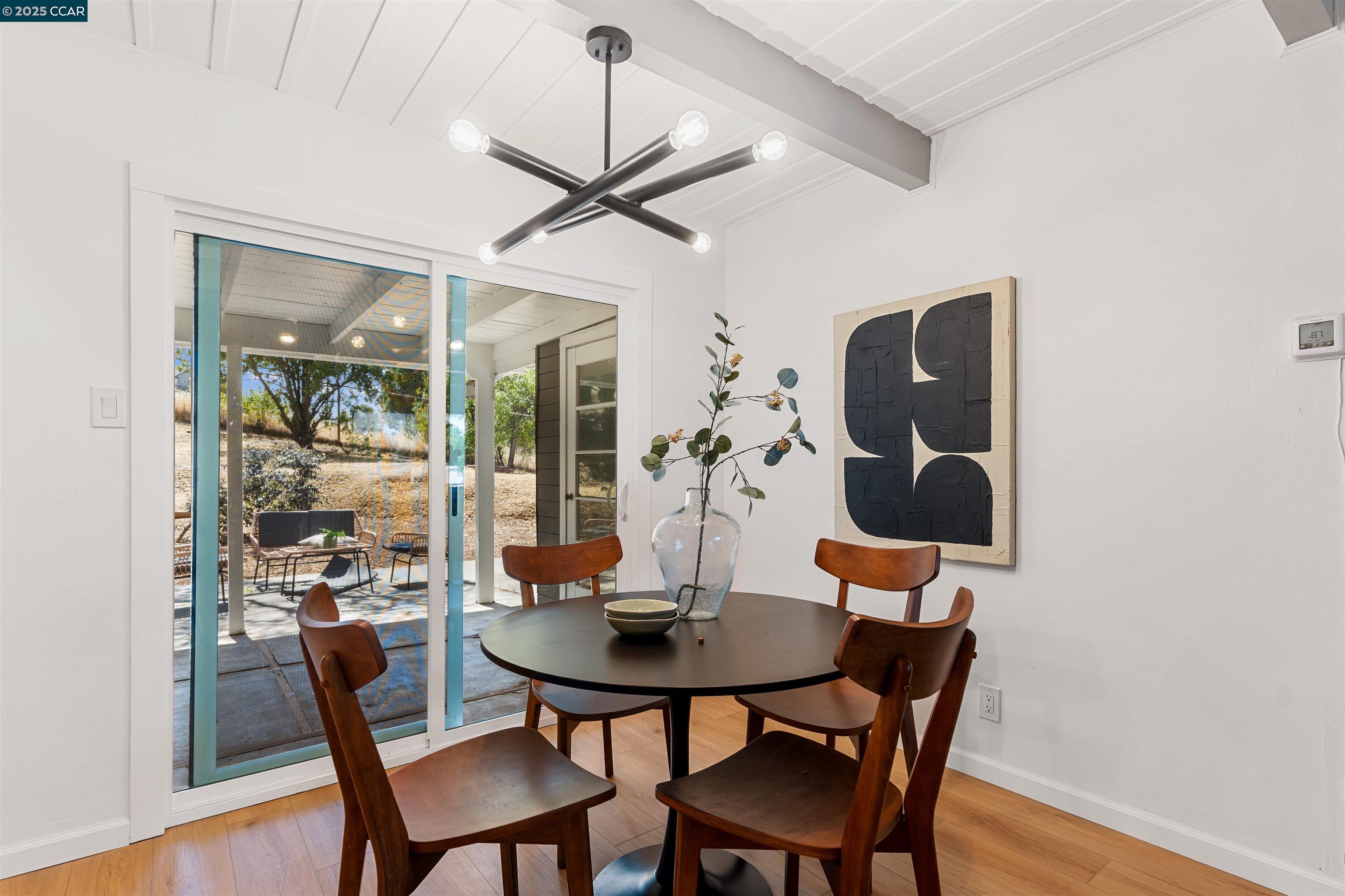 Detail Gallery Image 6 of 29 For 2852 Sweeney Rd, Antioch,  CA 94509 - 3 Beds | 1 Baths