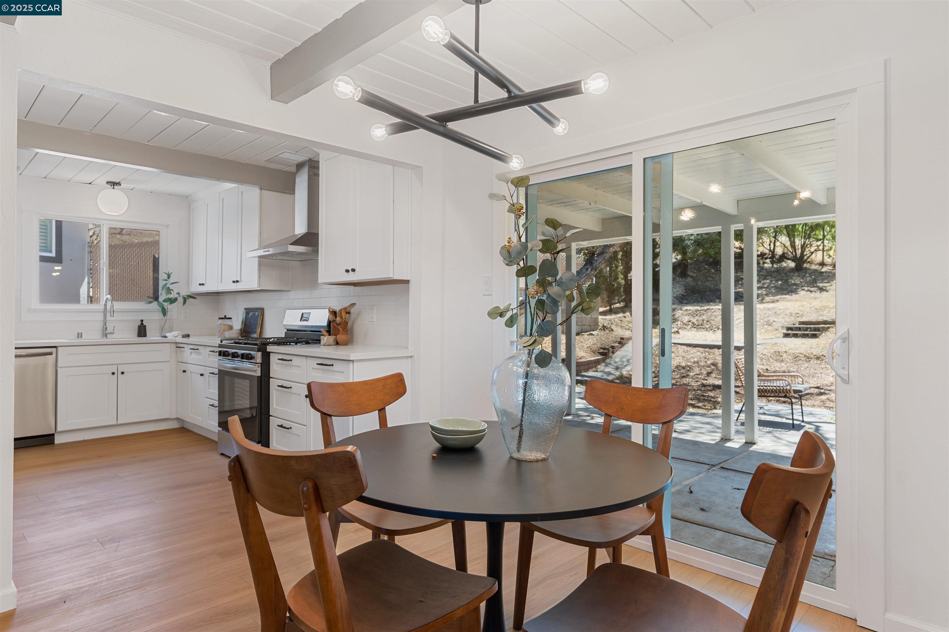 Detail Gallery Image 7 of 29 For 2852 Sweeney Rd, Antioch,  CA 94509 - 3 Beds | 1 Baths