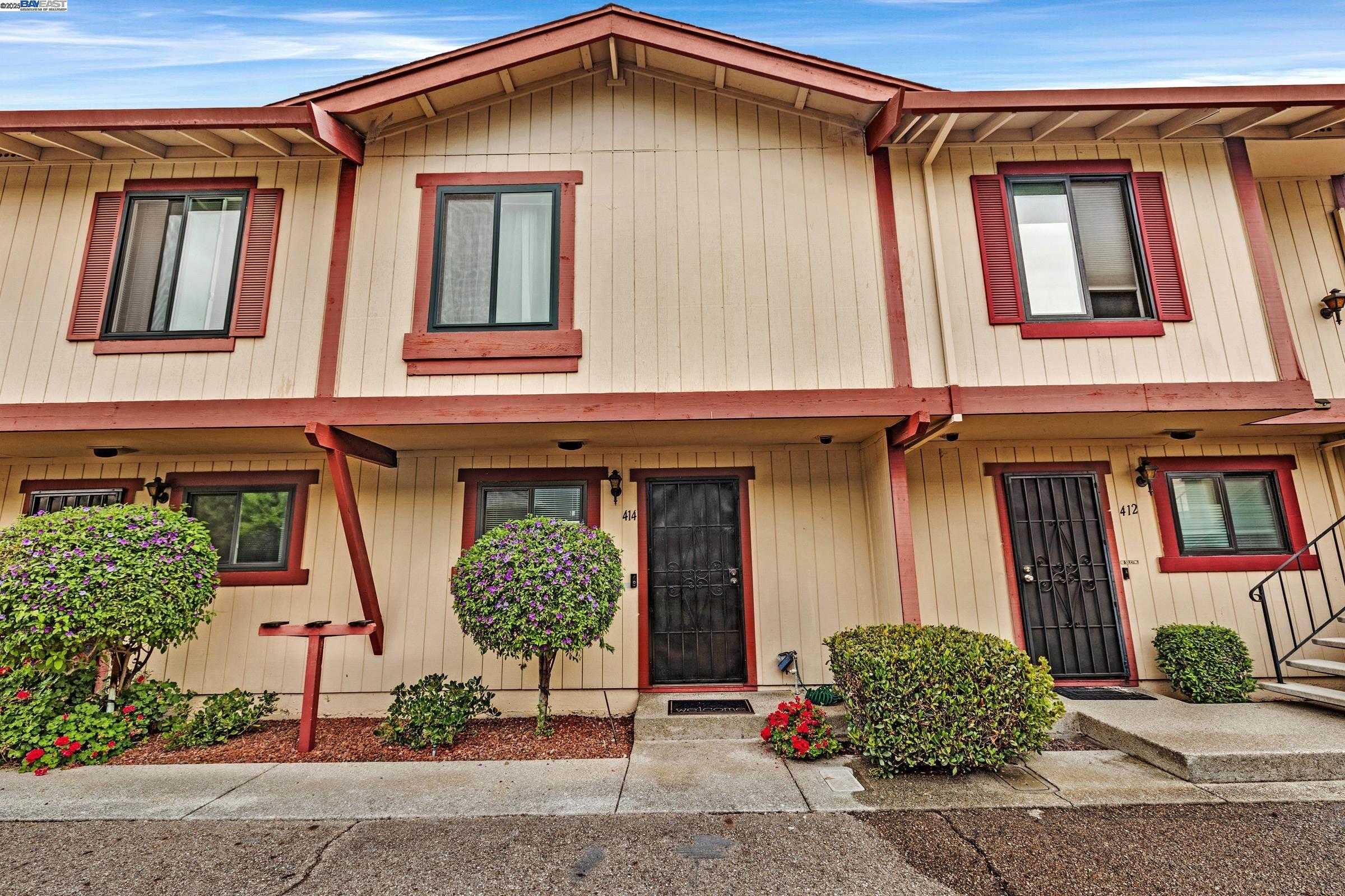 MLS: 41108918 Condo For Sale