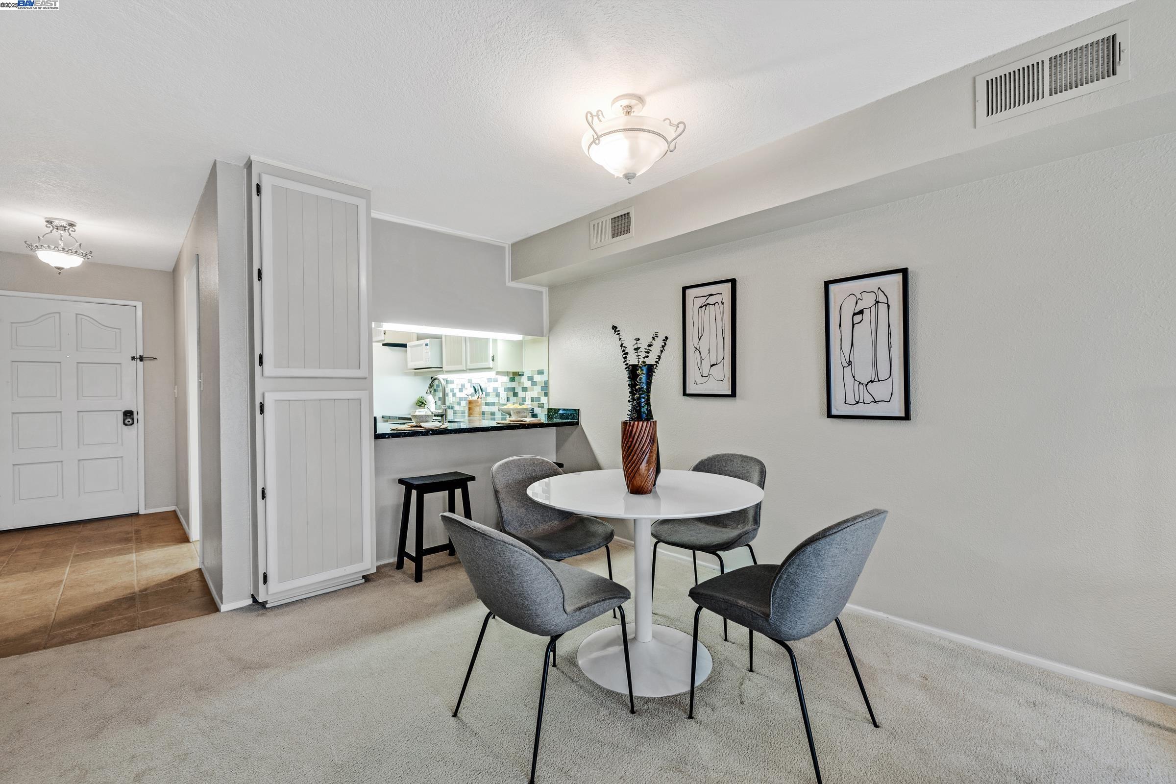 Photo #7: 41108918 Listing: Photo #7