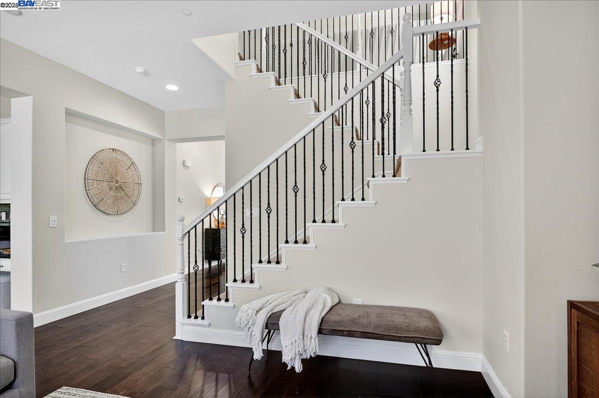 Detail Gallery Image 12 of 60 For 7829 Ridgeline Place, Dublin,  CA 94568 - 5 Beds | 4/1 Baths