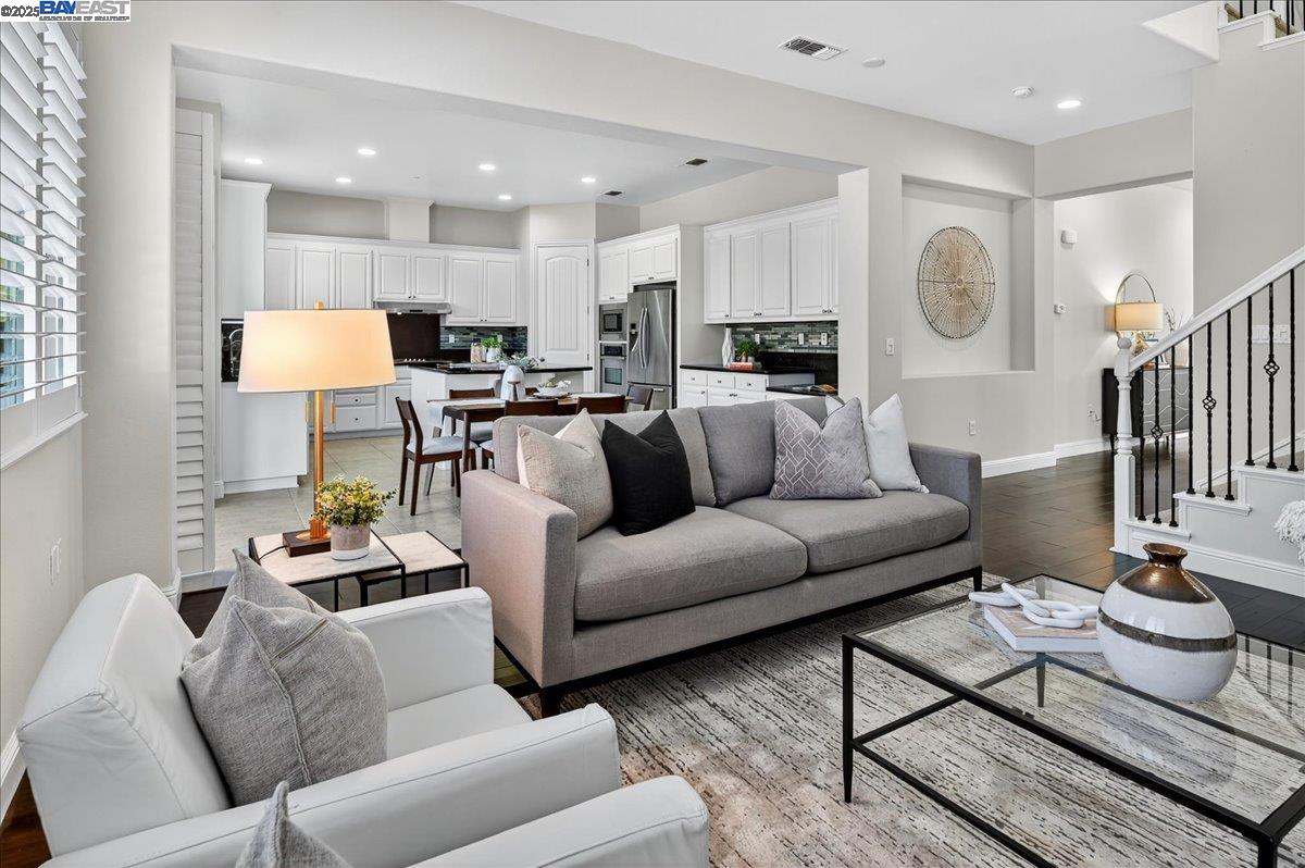 Detail Gallery Image 13 of 60 For 7829 Ridgeline Place, Dublin,  CA 94568 - 5 Beds | 4/1 Baths