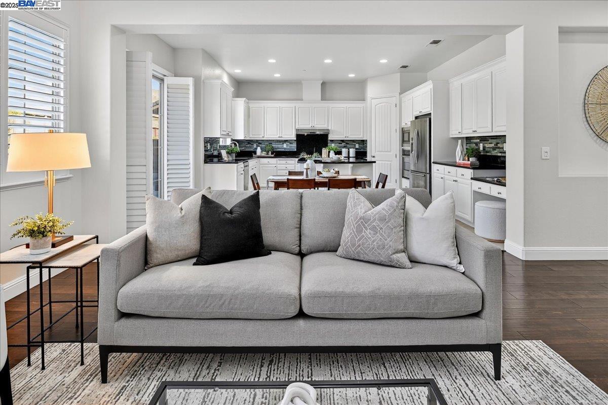Detail Gallery Image 15 of 60 For 7829 Ridgeline Place, Dublin,  CA 94568 - 5 Beds | 4/1 Baths