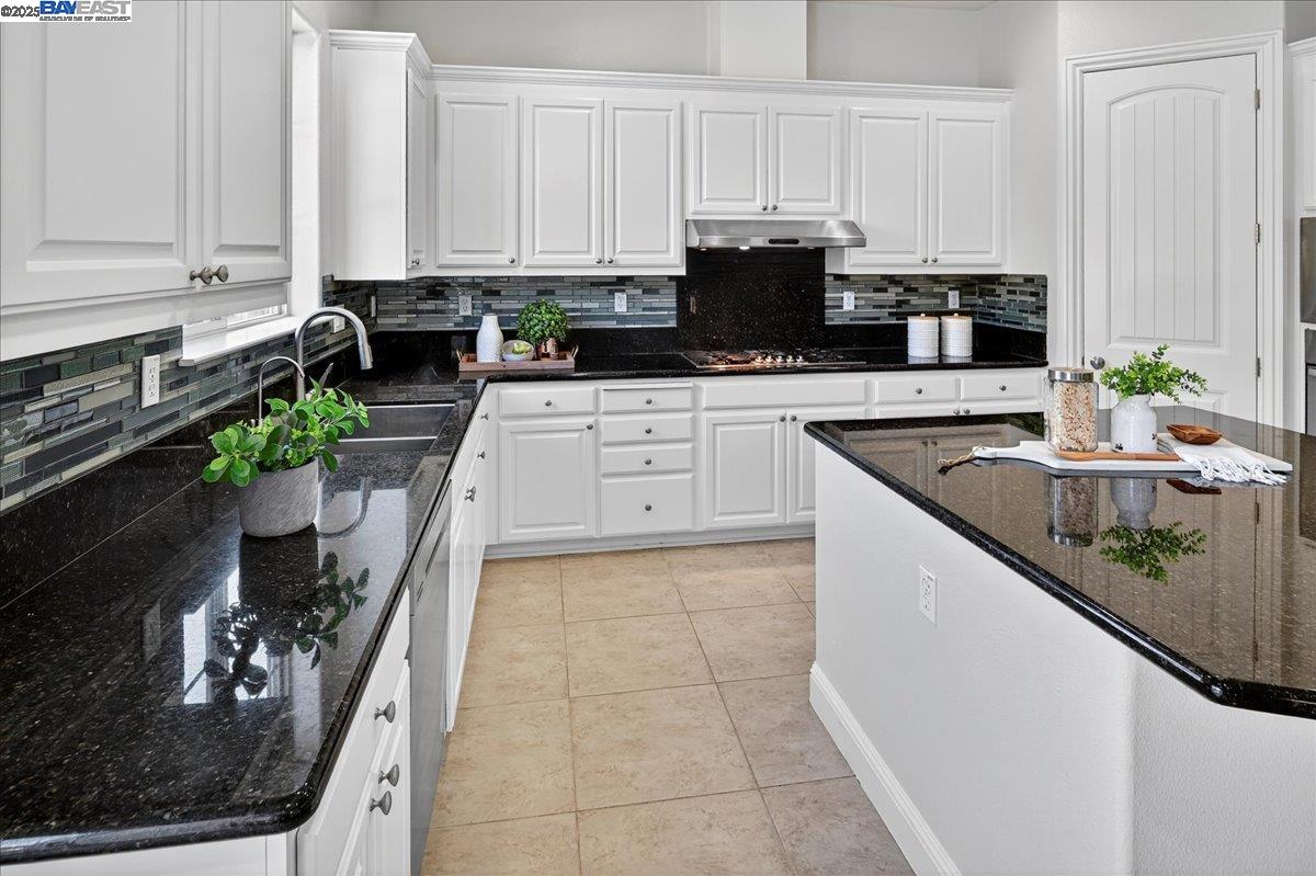 Detail Gallery Image 21 of 60 For 7829 Ridgeline Place, Dublin,  CA 94568 - 5 Beds | 4/1 Baths