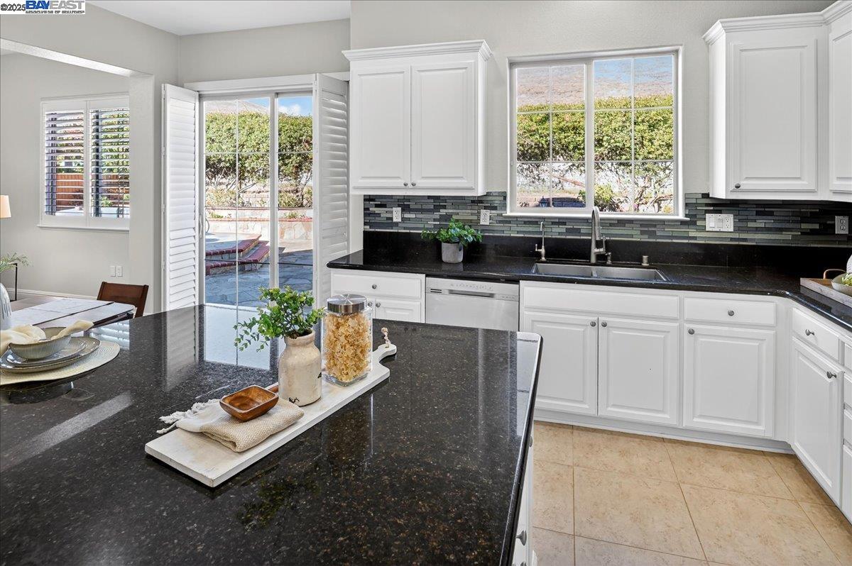 Detail Gallery Image 22 of 60 For 7829 Ridgeline Place, Dublin,  CA 94568 - 5 Beds | 4/1 Baths