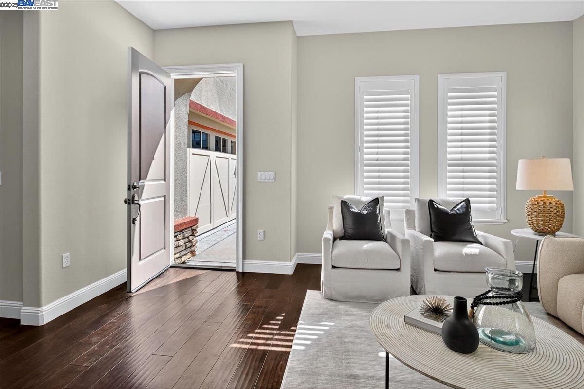 Detail Gallery Image 5 of 60 For 7829 Ridgeline Place, Dublin,  CA 94568 - 5 Beds | 4/1 Baths