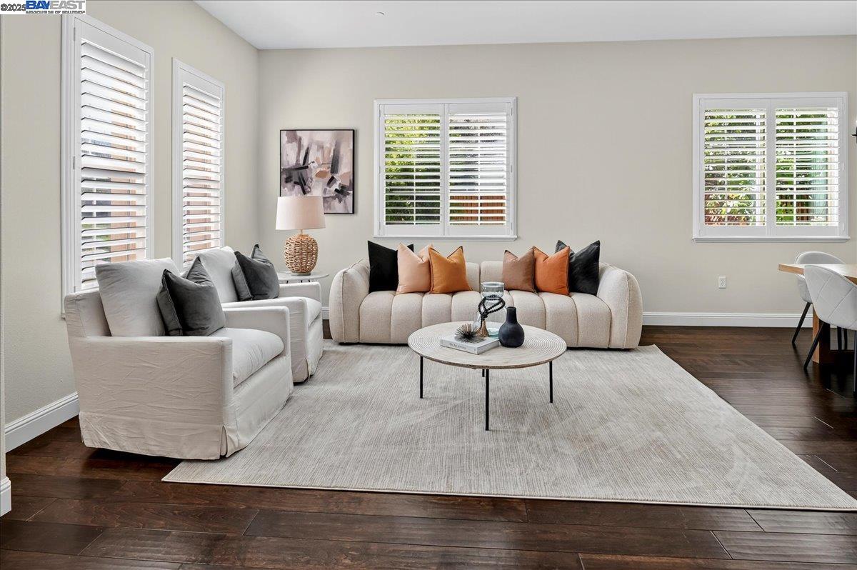Detail Gallery Image 7 of 60 For 7829 Ridgeline Place, Dublin,  CA 94568 - 5 Beds | 4/1 Baths