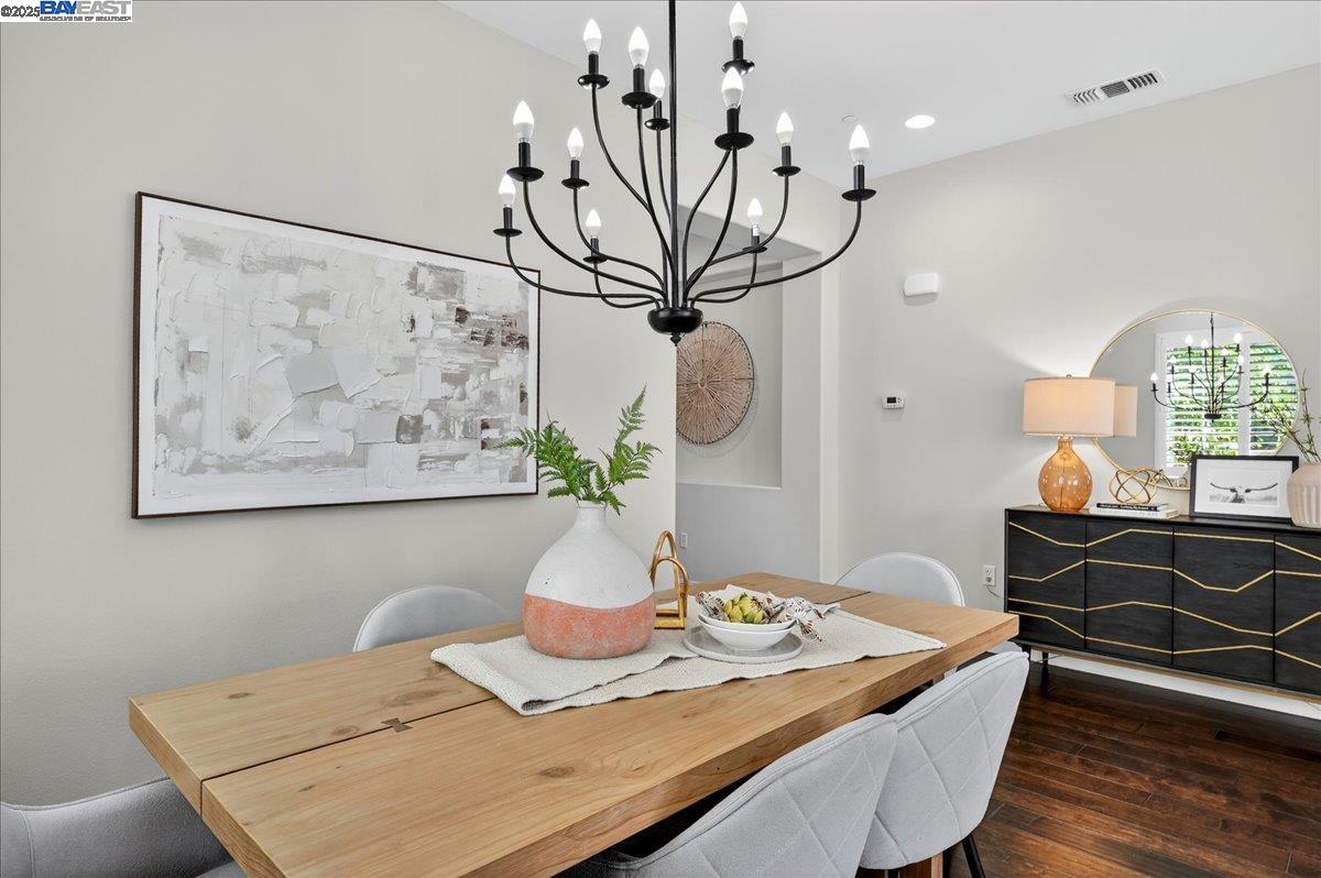 Detail Gallery Image 9 of 60 For 7829 Ridgeline Place, Dublin,  CA 94568 - 5 Beds | 4/1 Baths