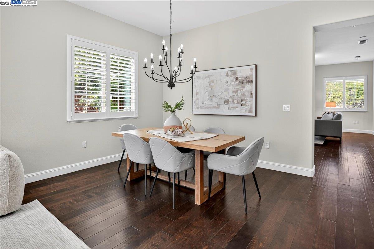 Detail Gallery Image 10 of 60 For 7829 Ridgeline Place, Dublin,  CA 94568 - 5 Beds | 4/1 Baths
