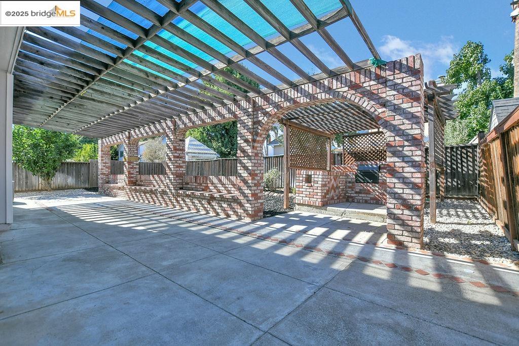 Detail Gallery Image 27 of 32 For 754 Valley Green Dr, Brentwood,  CA 94513 - 4 Beds | 2/1 Baths