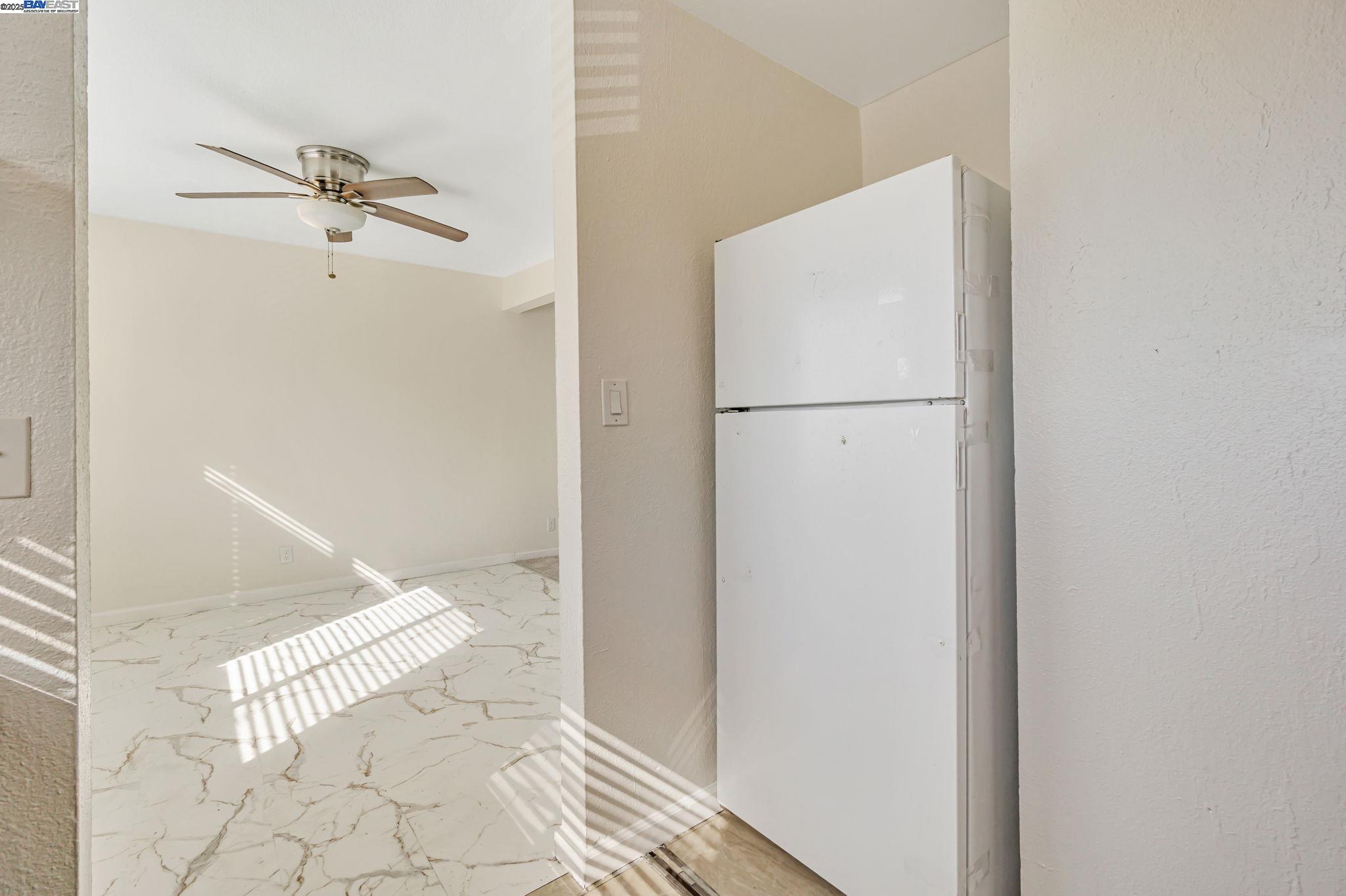 Detail Gallery Image 13 of 32 For 1434 Loeffler Ln #3,  Concord,  CA 94521 - 2 Beds | 1 Baths