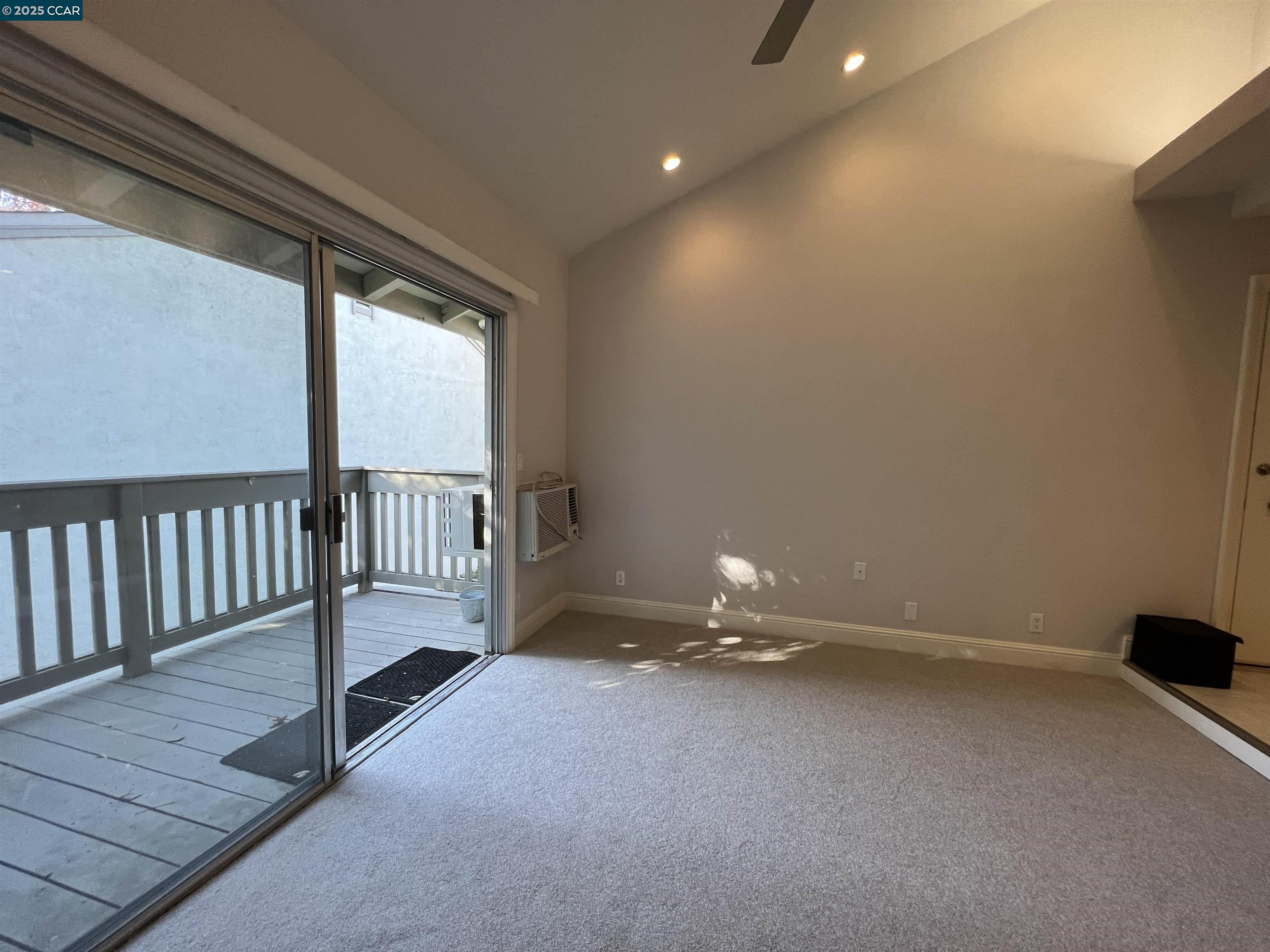 Detail Gallery Image 3 of 44 For 2562 Walnut Blvd #66,  Walnut Creek,  CA 94596 - 1 Beds | 1 Baths