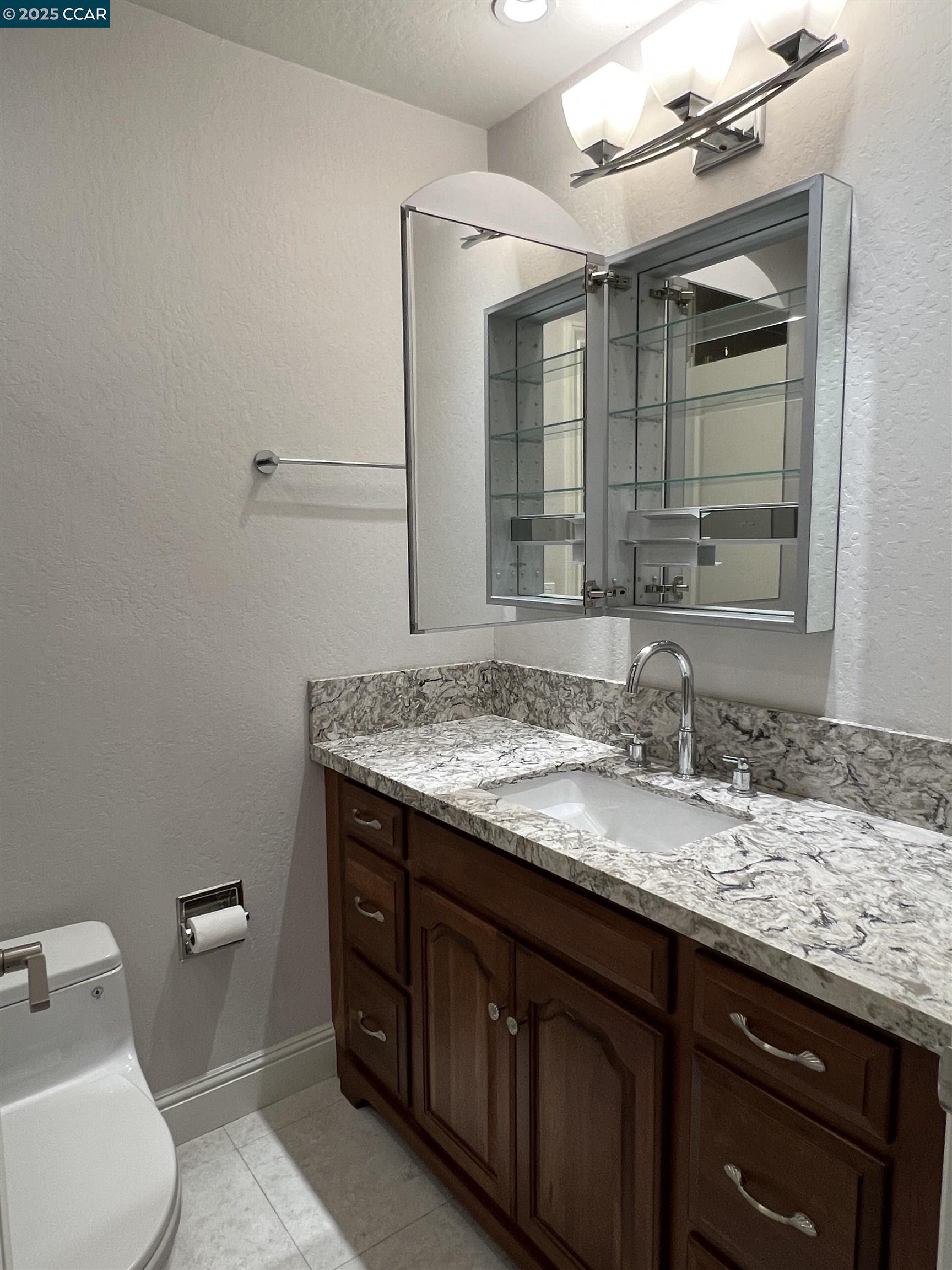 Detail Gallery Image 7 of 44 For 2562 Walnut Blvd #66,  Walnut Creek,  CA 94596 - 1 Beds | 1 Baths