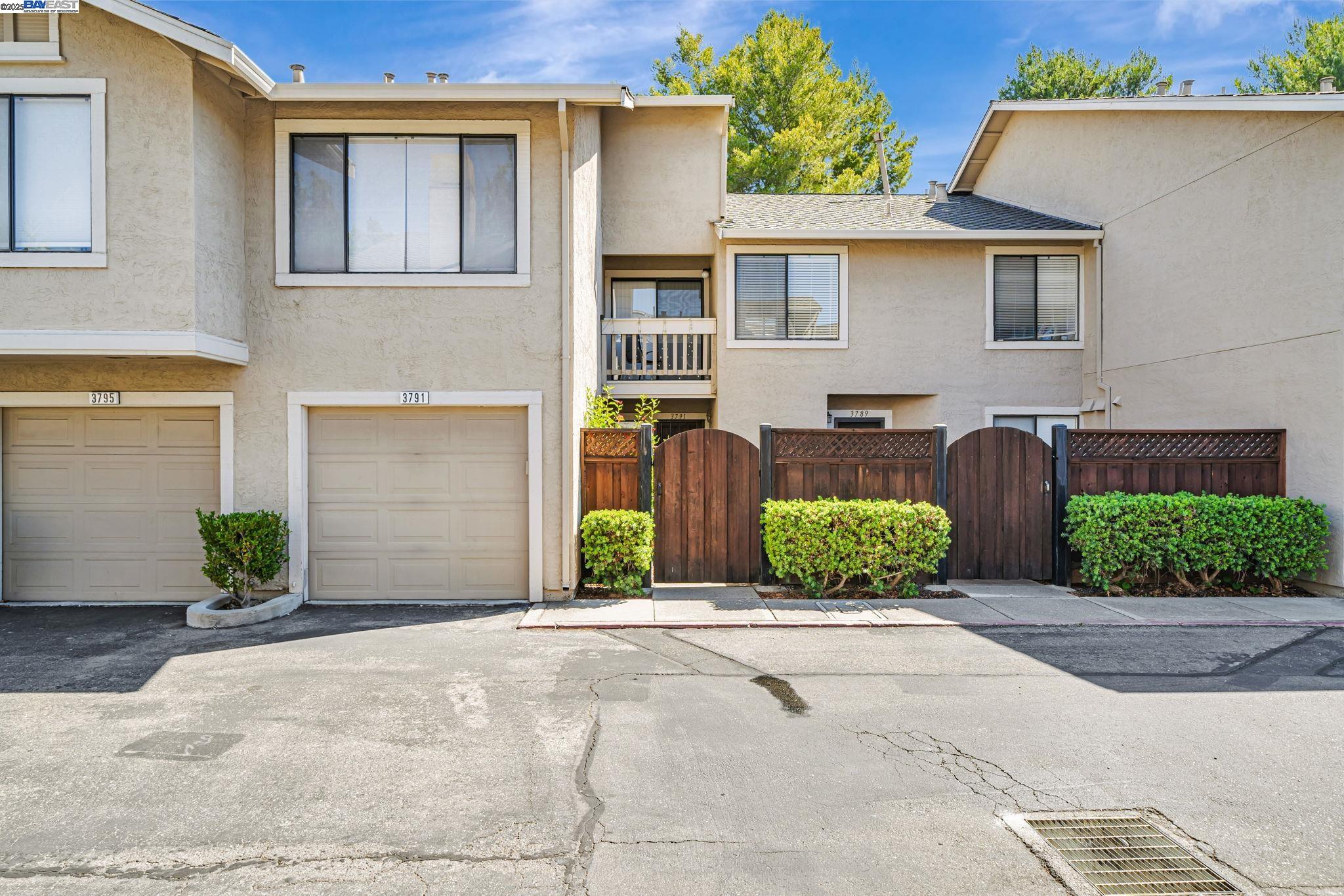 Detail Gallery Image 1 of 39 For 3791 Crow Canyon Road, San Ramon,  CA 94582 - 2 Beds | 2/1 Baths