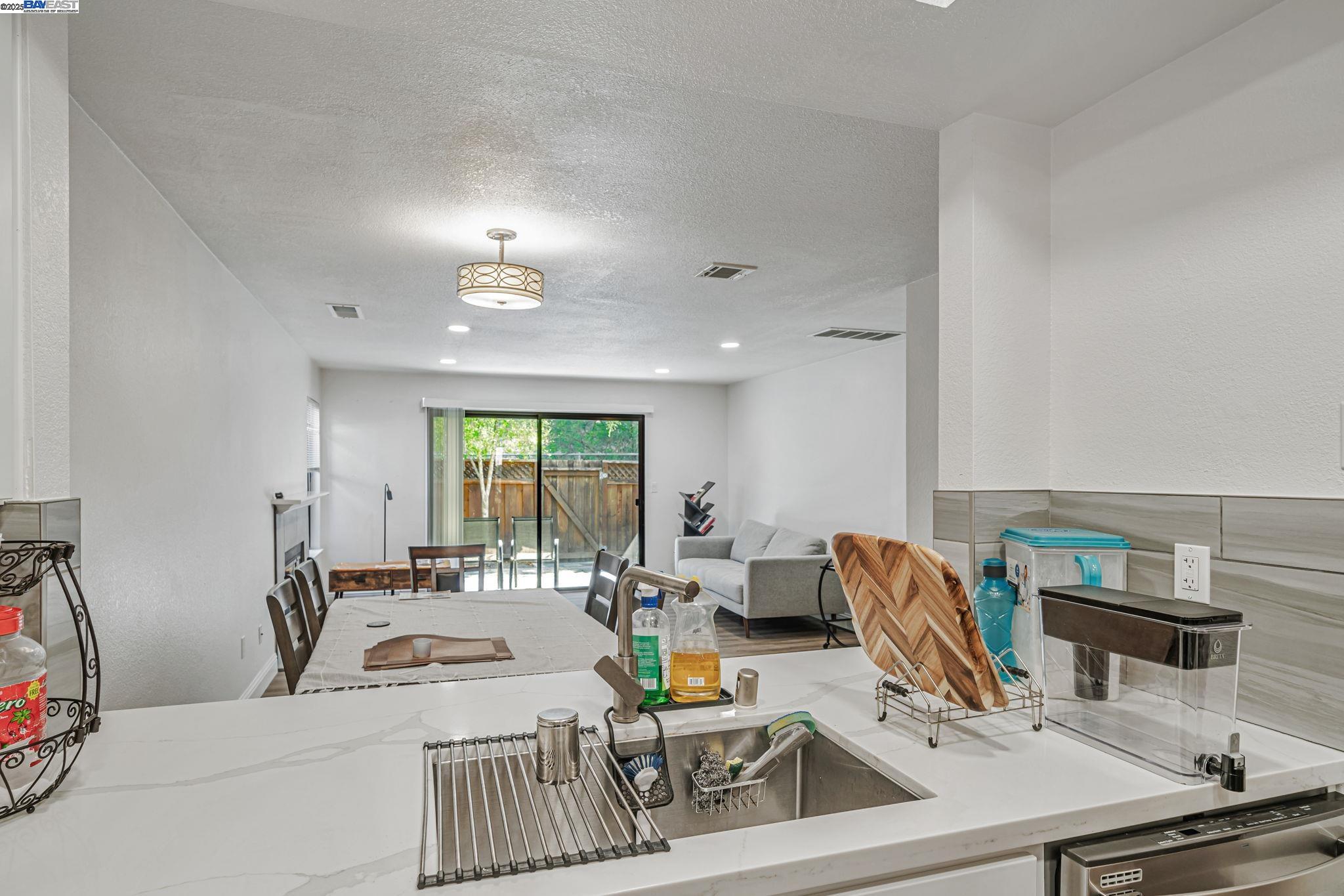Detail Gallery Image 14 of 39 For 3791 Crow Canyon Road, San Ramon,  CA 94582 - 2 Beds | 2/1 Baths