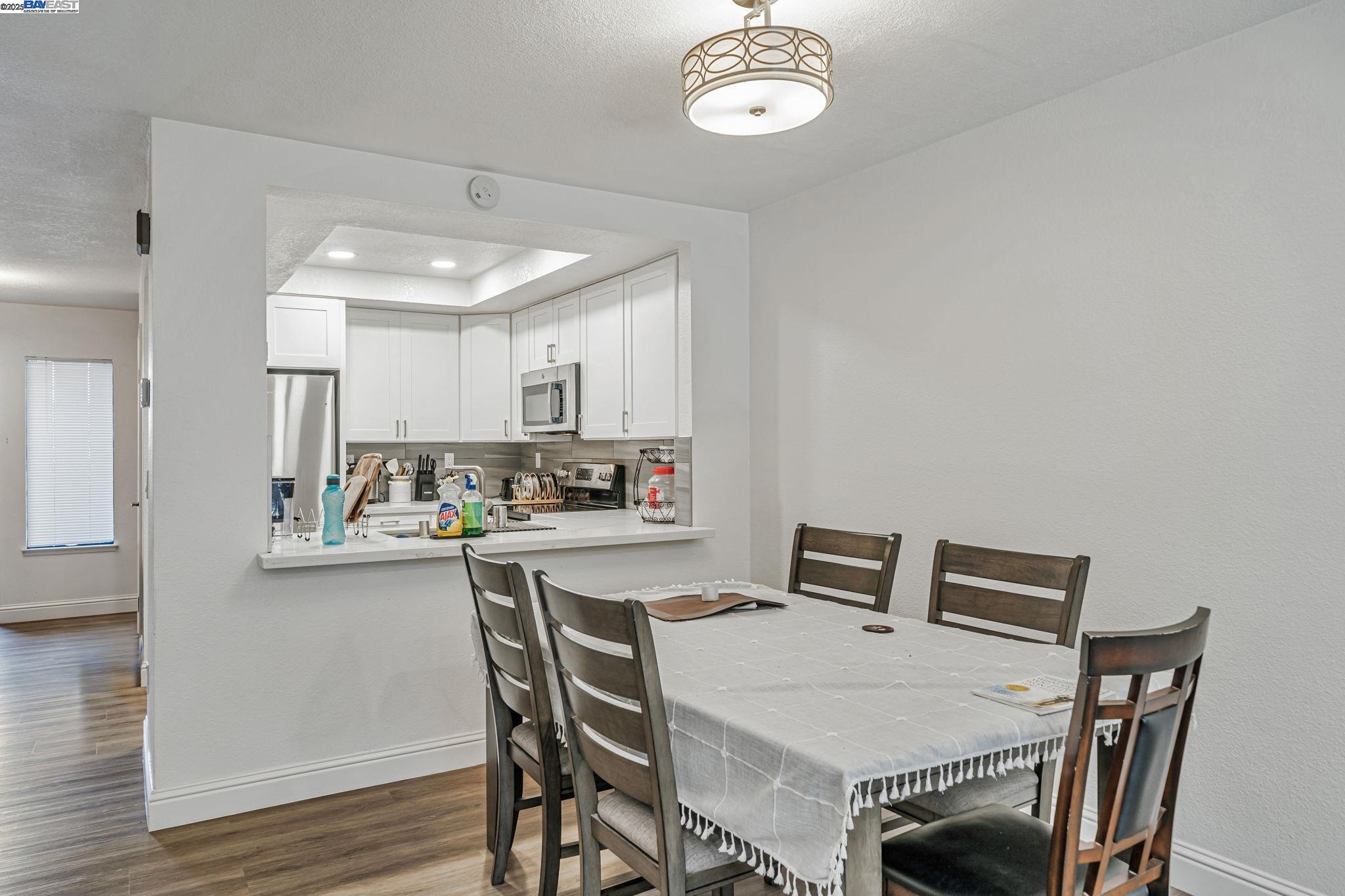 Detail Gallery Image 15 of 39 For 3791 Crow Canyon Road, San Ramon,  CA 94582 - 2 Beds | 2/1 Baths