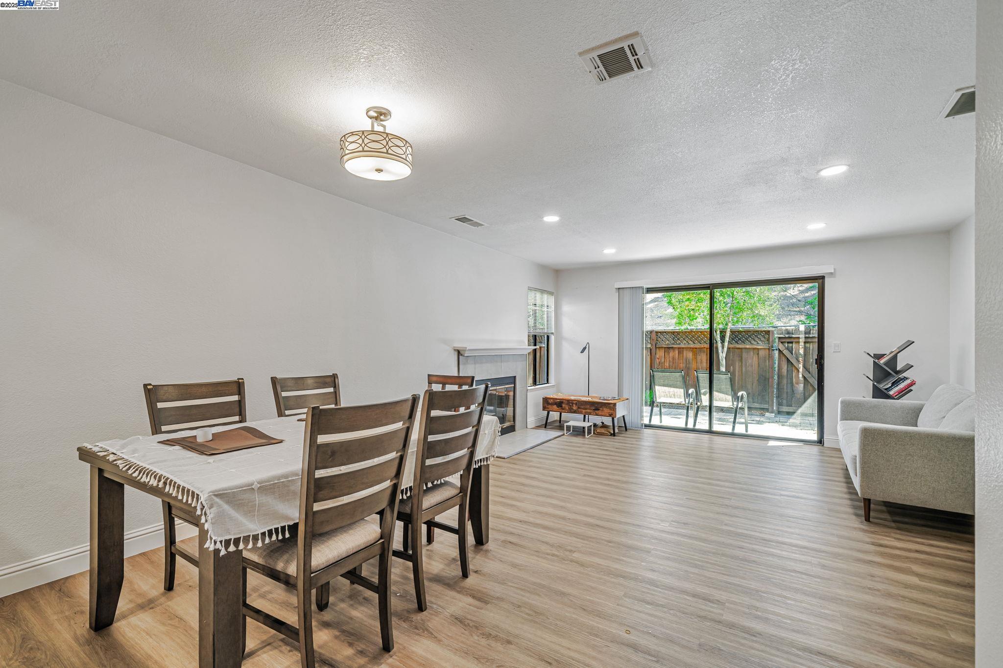 Detail Gallery Image 16 of 39 For 3791 Crow Canyon Road, San Ramon,  CA 94582 - 2 Beds | 2/1 Baths