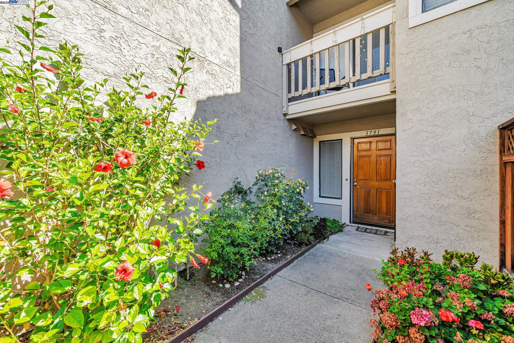 Detail Gallery Image 4 of 39 For 3791 Crow Canyon Road, San Ramon,  CA 94582 - 2 Beds | 2/1 Baths
