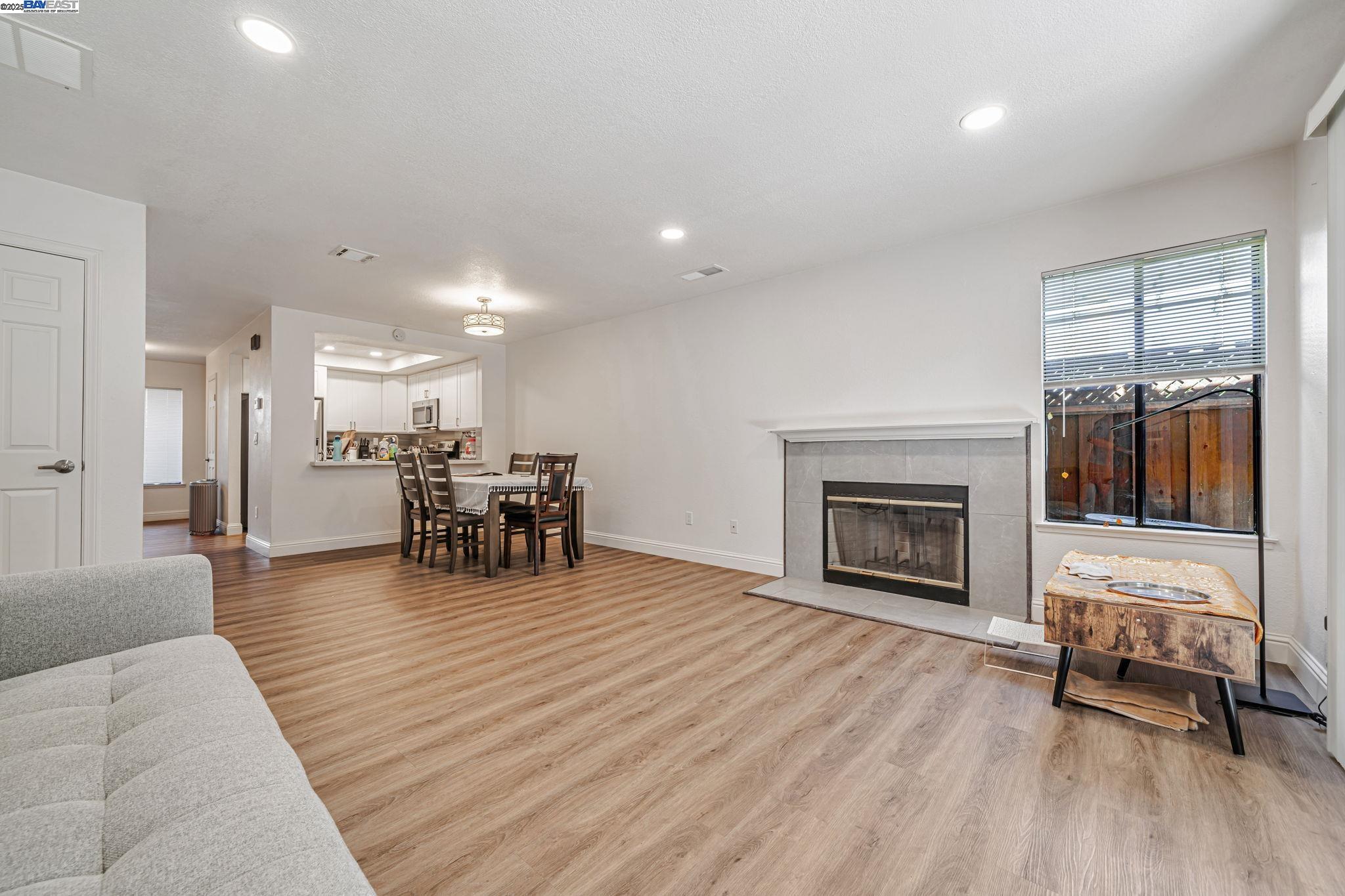 Detail Gallery Image 8 of 39 For 3791 Crow Canyon Road, San Ramon,  CA 94582 - 2 Beds | 2/1 Baths