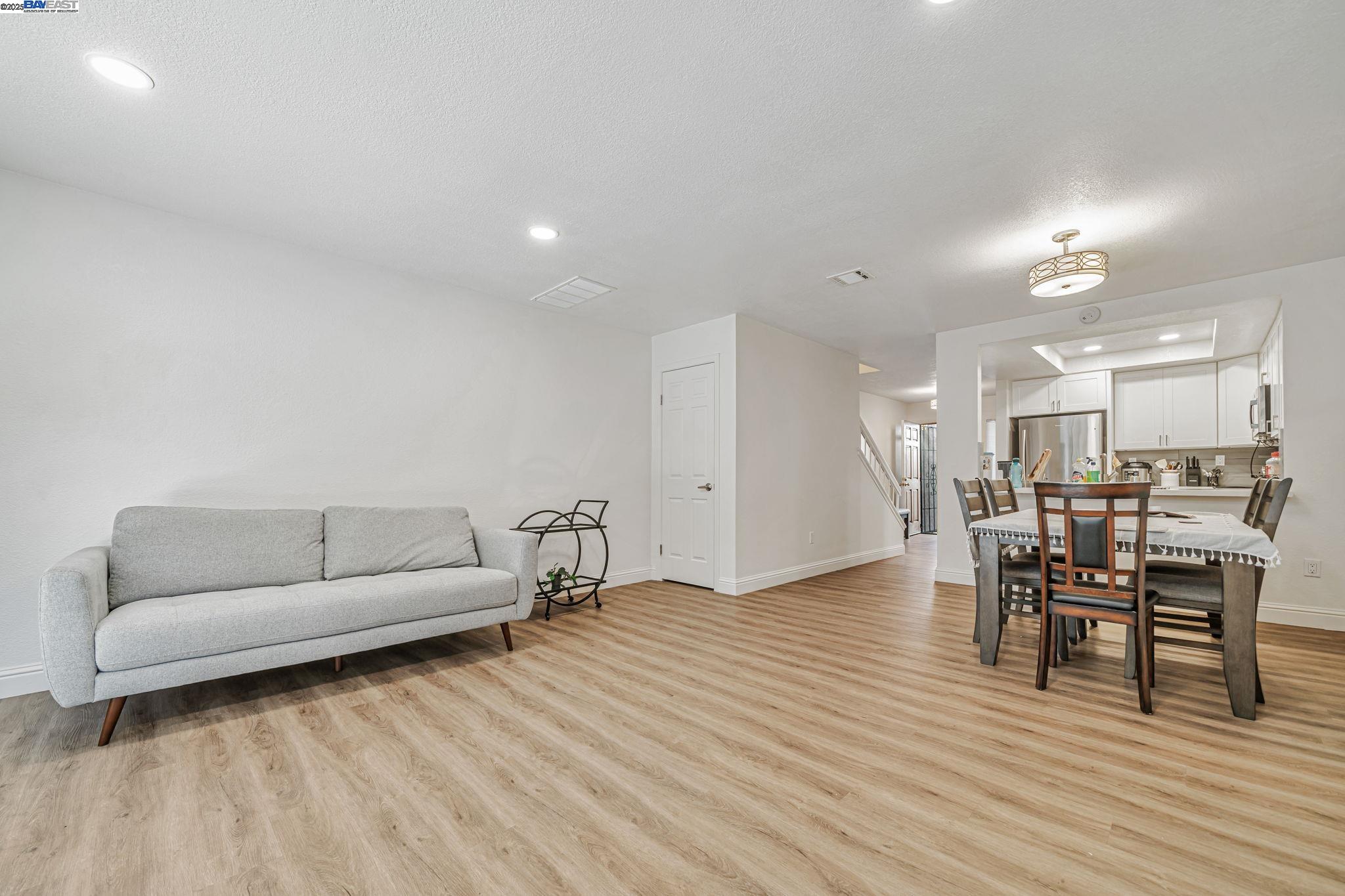 Detail Gallery Image 9 of 39 For 3791 Crow Canyon Road, San Ramon,  CA 94582 - 2 Beds | 2/1 Baths