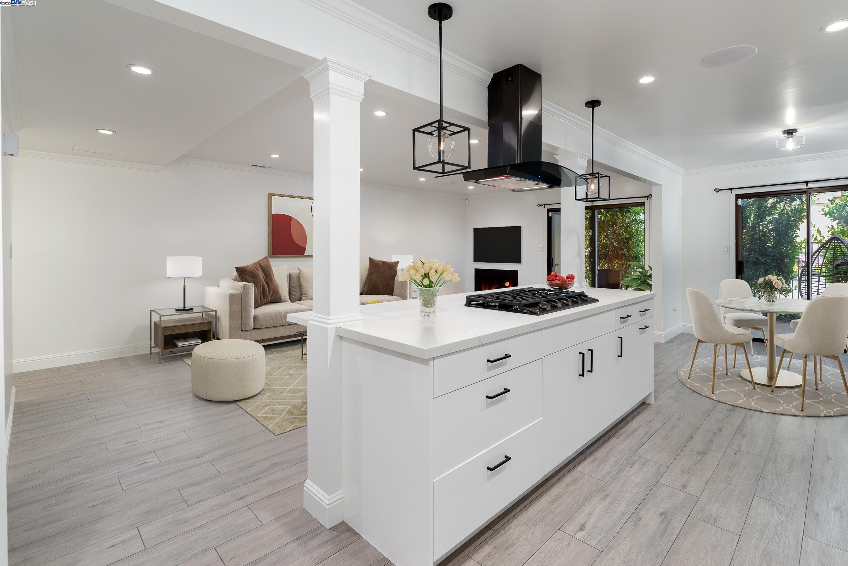 Detail Gallery Image 7 of 24 For 20111 W Ridge Ct #12,  Castro Valley,  CA 94546 - 2 Beds | 2/1 Baths
