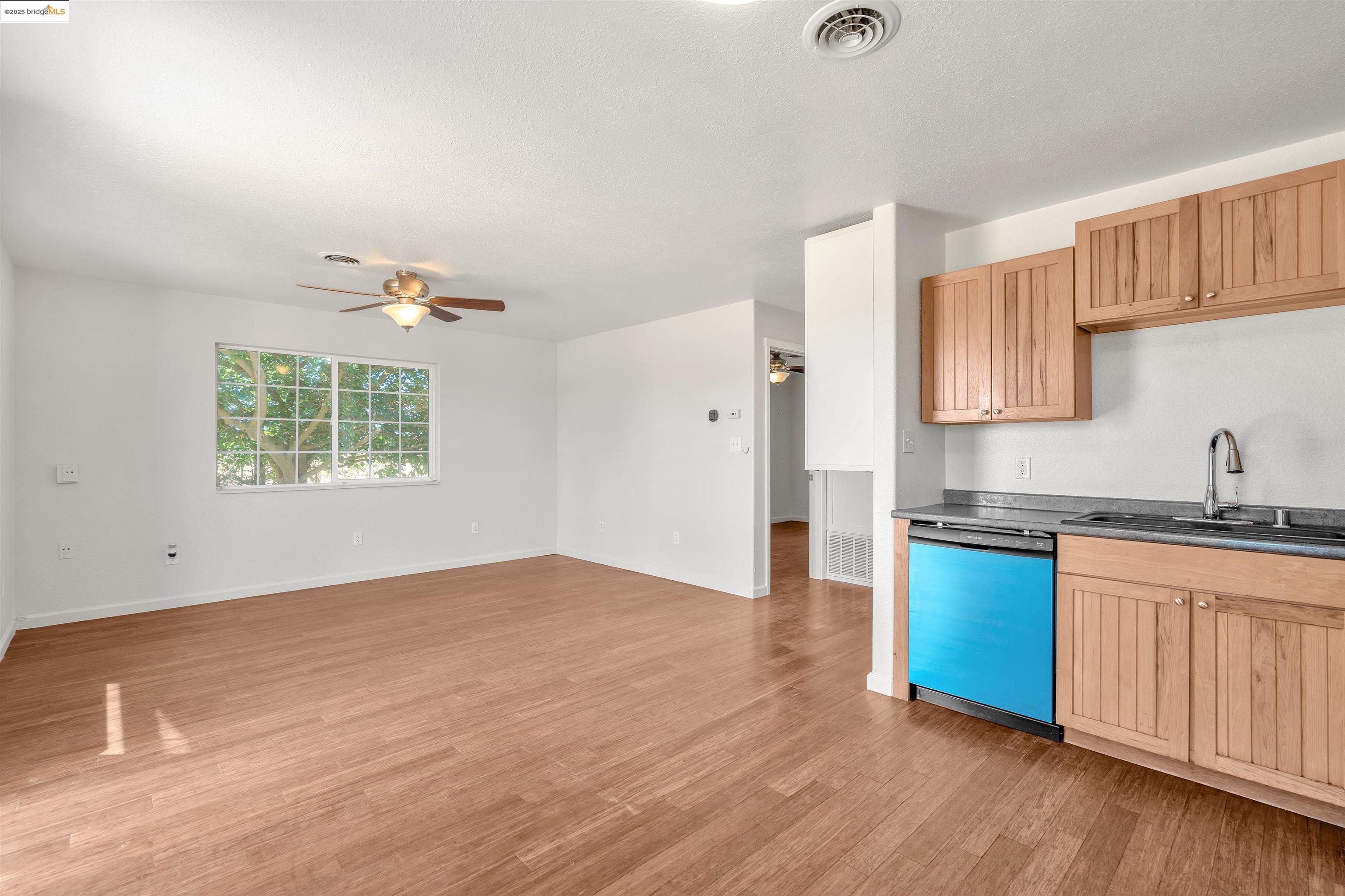 Detail Gallery Image 4 of 51 For 5881 Pleasant Grove Rd, Pleasant Grove,  CA 95668 - 2 Beds | 1 Baths