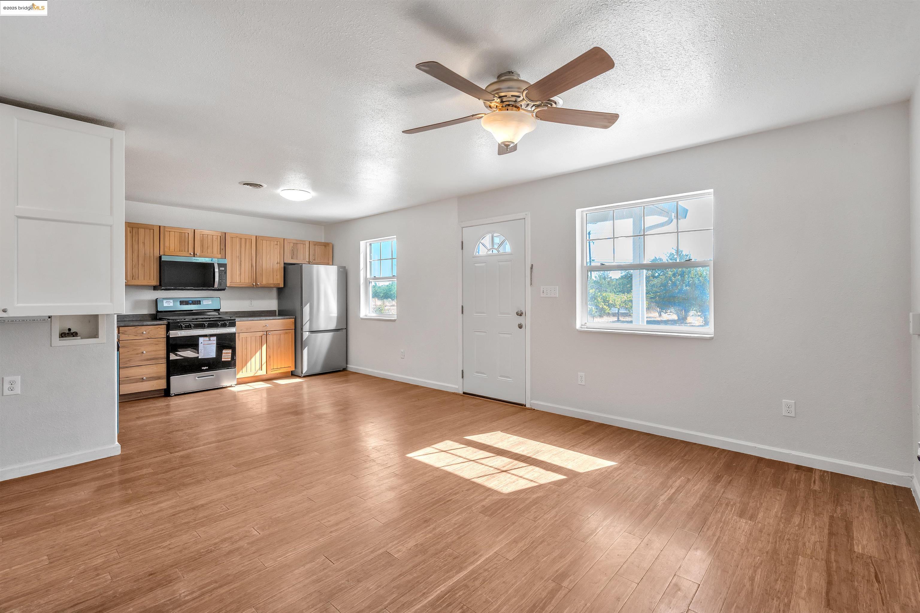 Detail Gallery Image 6 of 51 For 5881 Pleasant Grove Rd, Pleasant Grove,  CA 95668 - 2 Beds | 1 Baths