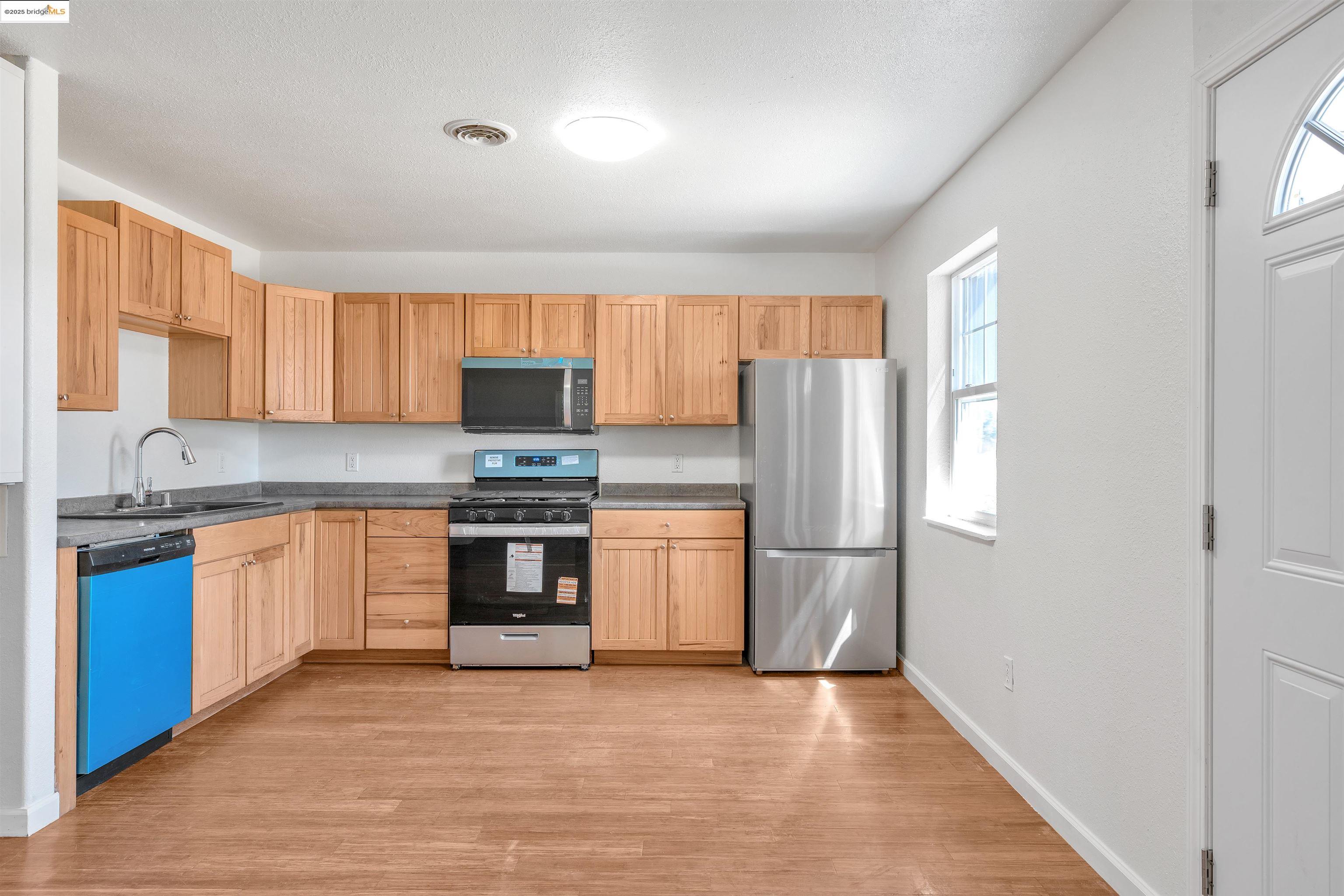 Detail Gallery Image 8 of 51 For 5881 Pleasant Grove Rd, Pleasant Grove,  CA 95668 - 2 Beds | 1 Baths