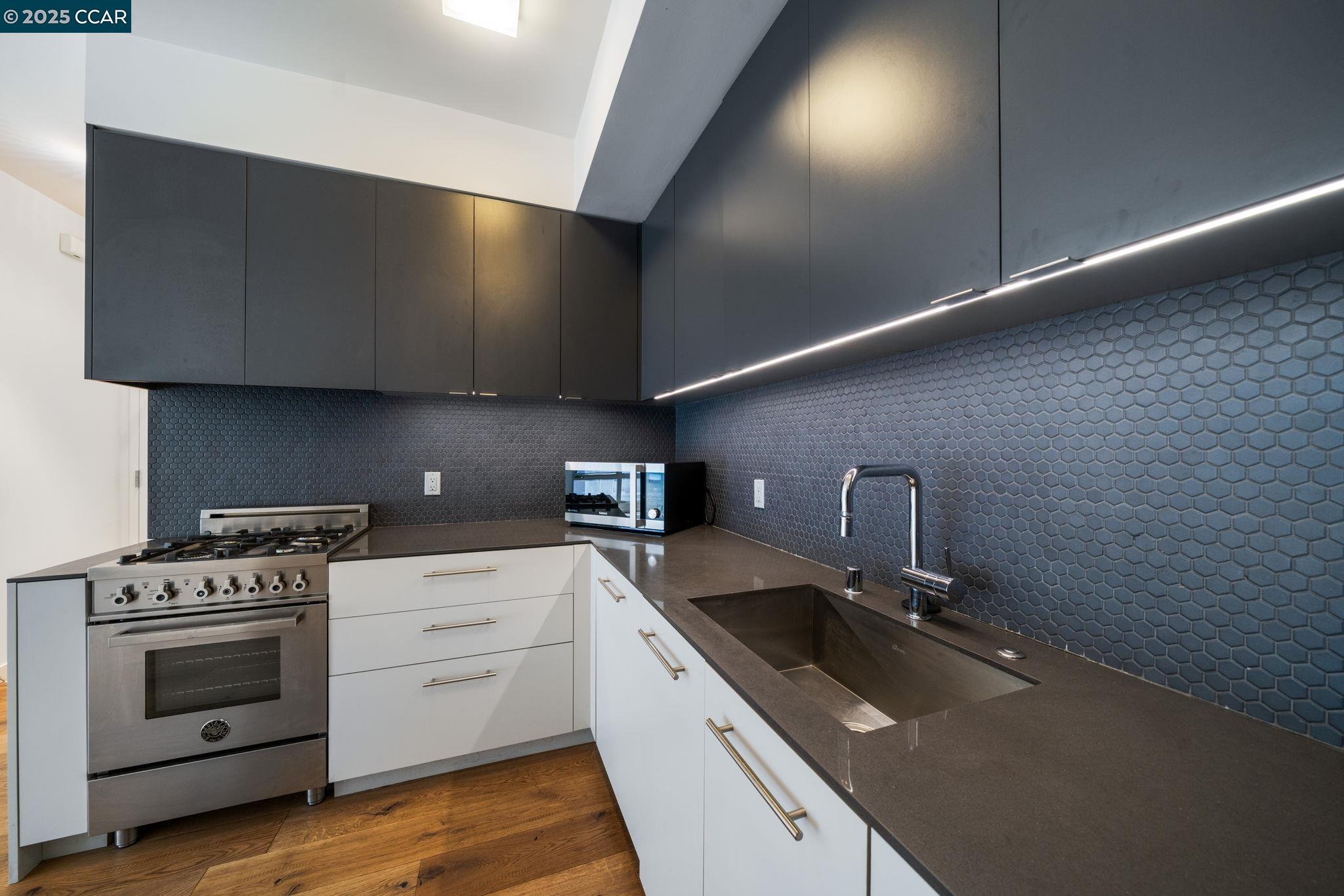 Detail Gallery Image 17 of 27 For 11 Franklin Street #302,  San Francisco,  CA 94102 - 1 Beds | 1 Baths