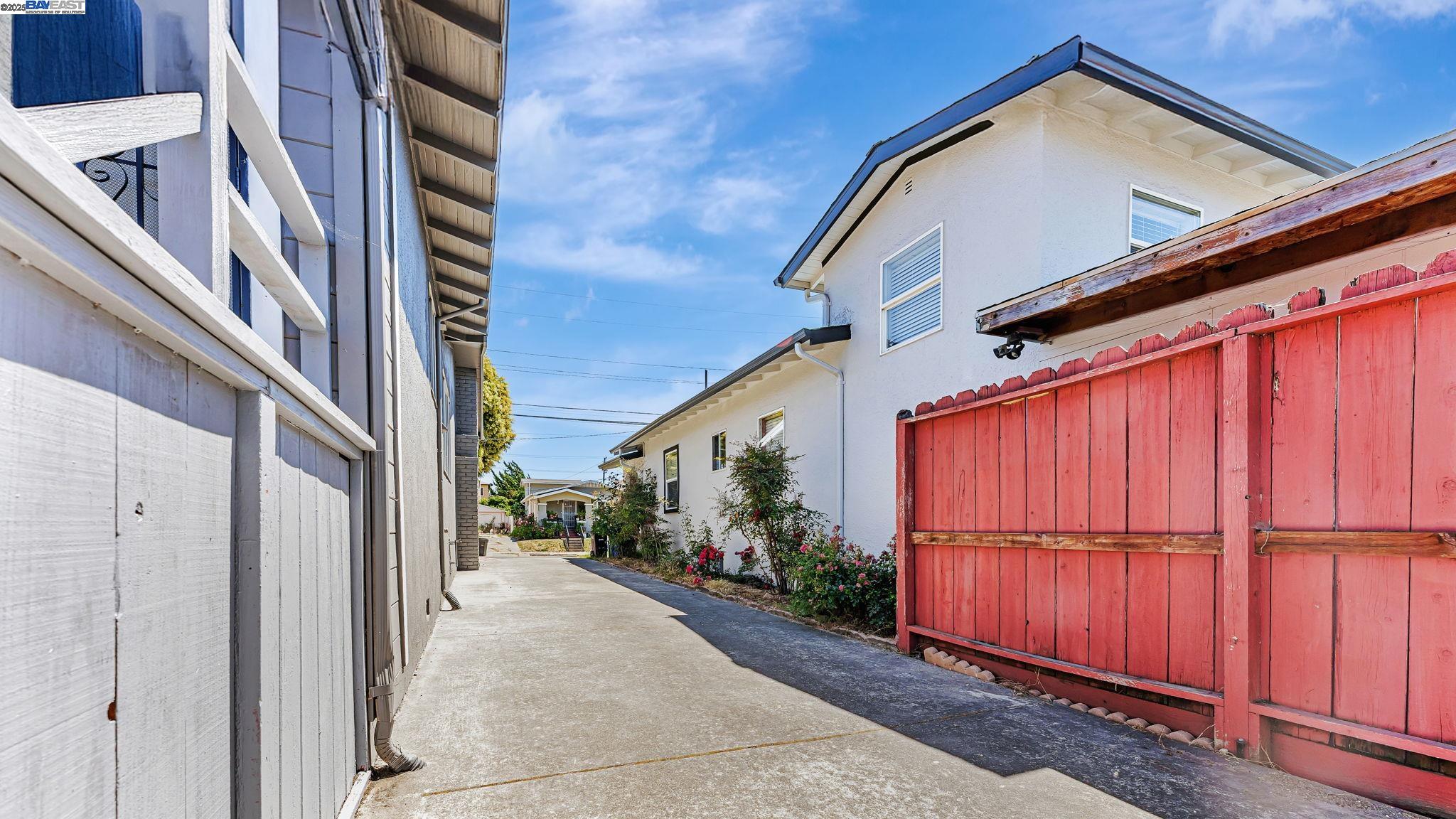Detail Gallery Image 23 of 23 For 2827 Bartlett St, Oakland,  CA 94602 - 3 Beds | 1 Baths