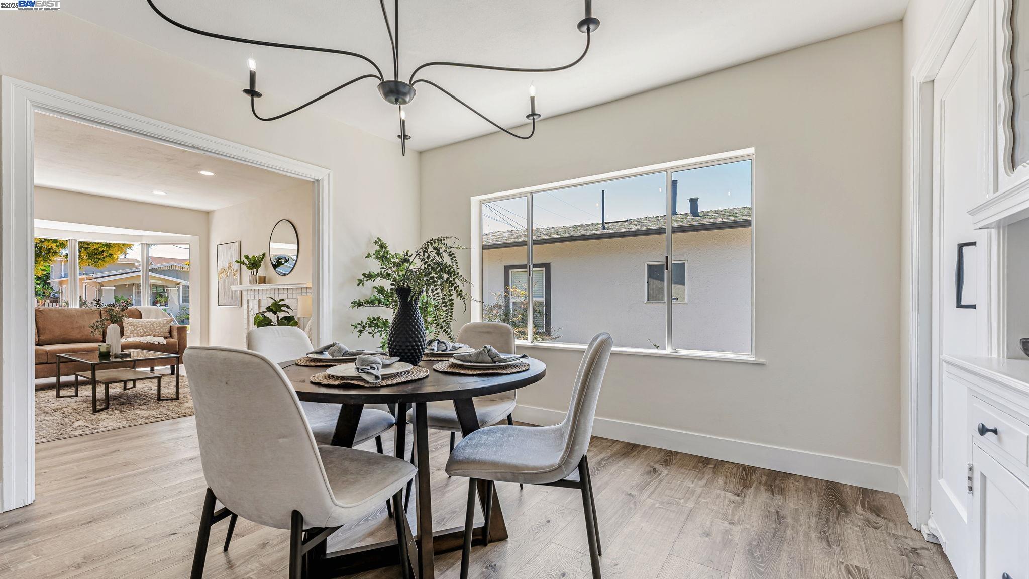 Detail Gallery Image 9 of 23 For 2827 Bartlett St, Oakland,  CA 94602 - 3 Beds | 1 Baths