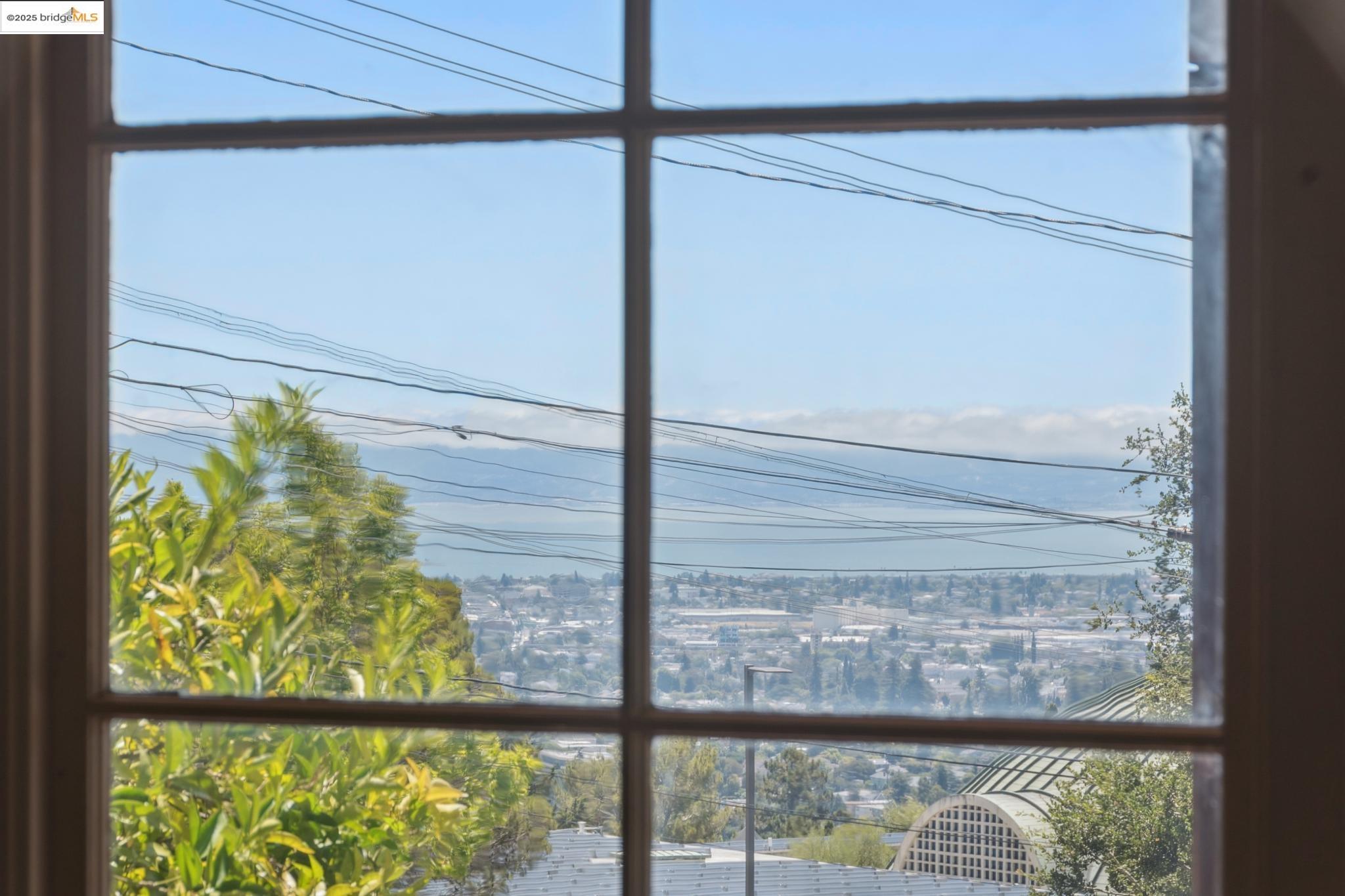 Detail Gallery Image 13 of 60 For 4751 Lincoln Ave, Oakland,  CA 94602 - 2 Beds | 1 Baths