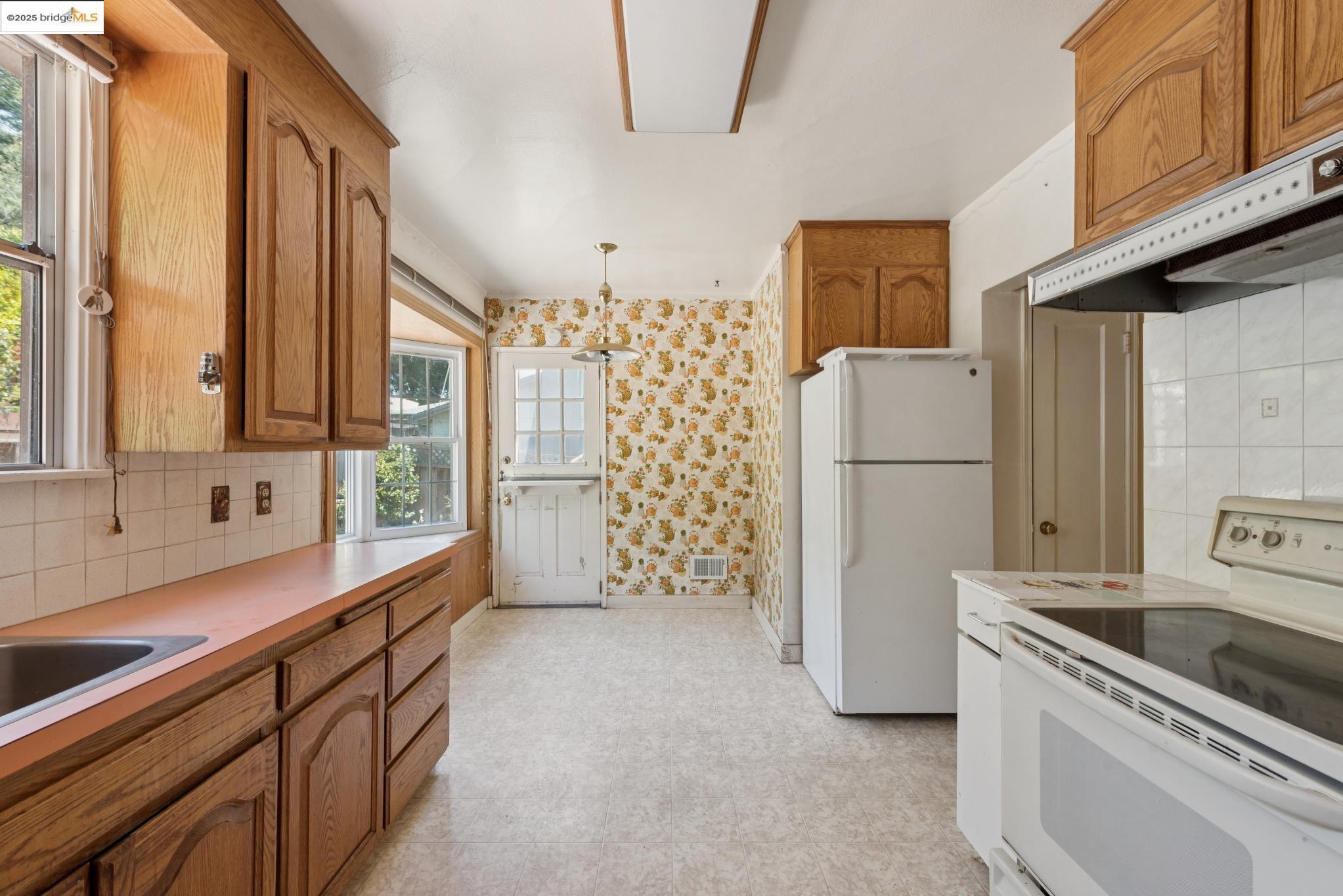 Detail Gallery Image 19 of 60 For 4751 Lincoln Ave, Oakland,  CA 94602 - 2 Beds | 1 Baths