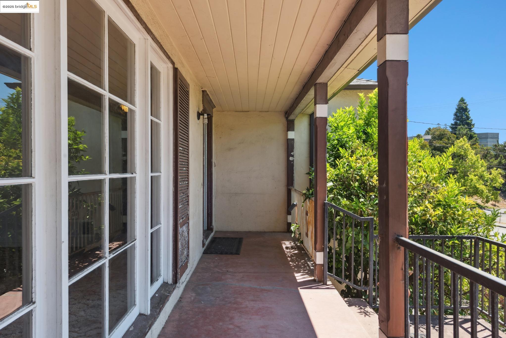 Detail Gallery Image 6 of 60 For 4751 Lincoln Ave, Oakland,  CA 94602 - 2 Beds | 1 Baths