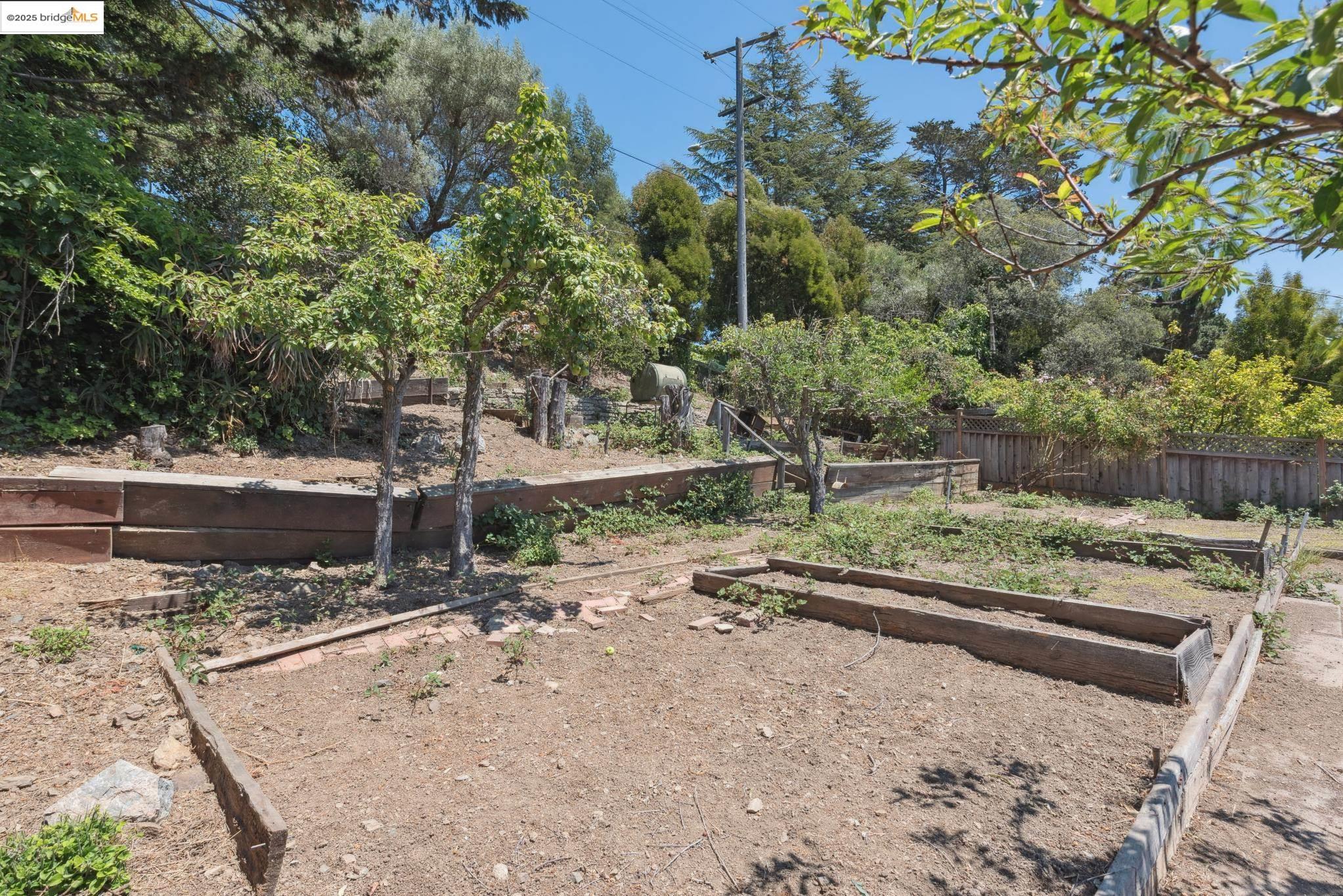 Detail Gallery Image 53 of 60 For 4751 Lincoln Ave, Oakland,  CA 94602 - 2 Beds | 1 Baths