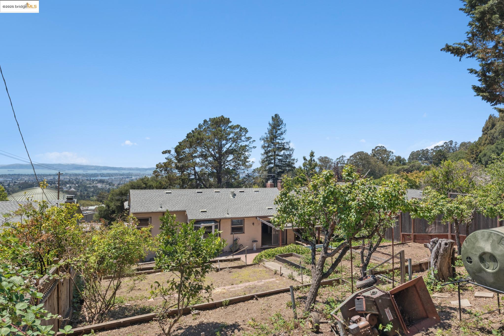 Detail Gallery Image 57 of 60 For 4751 Lincoln Ave, Oakland,  CA 94602 - 2 Beds | 1 Baths