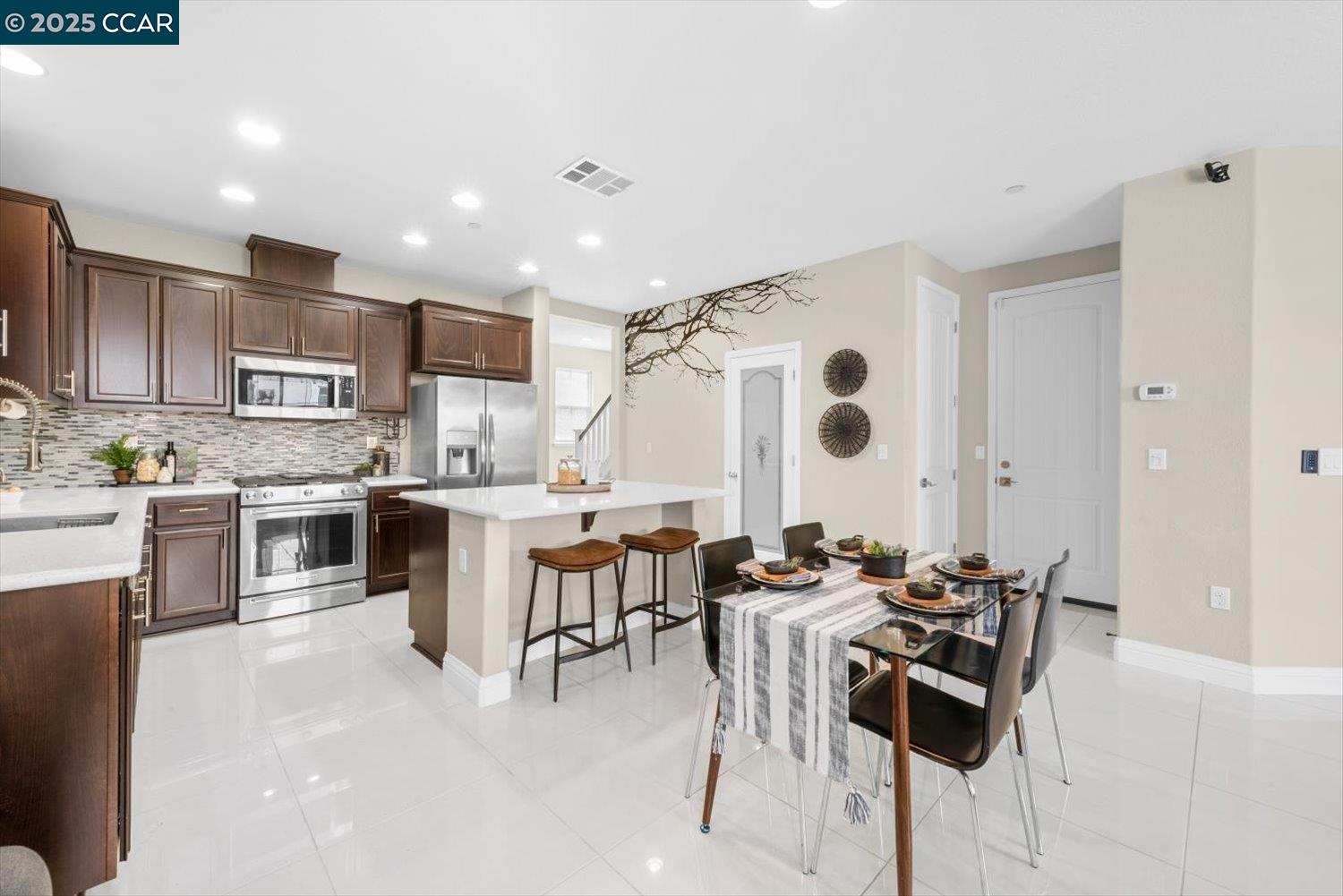 Detail Gallery Image 11 of 60 For 240 Alta St, Brentwood,  CA 94513 - 4 Beds | 3 Baths