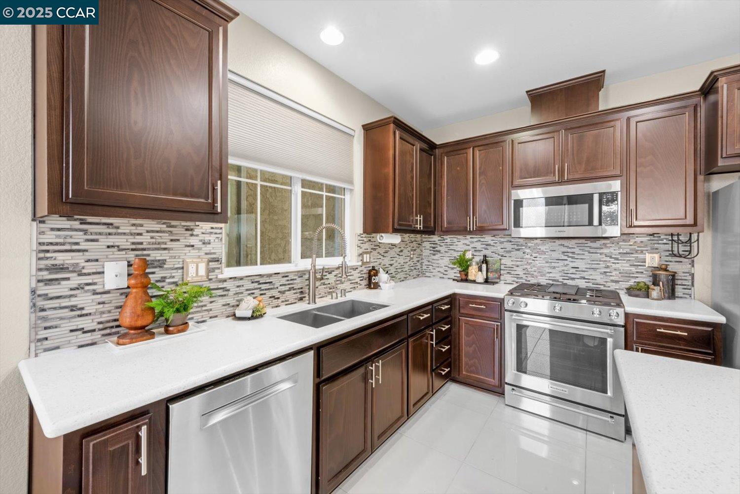 Detail Gallery Image 13 of 60 For 240 Alta St, Brentwood,  CA 94513 - 4 Beds | 3 Baths
