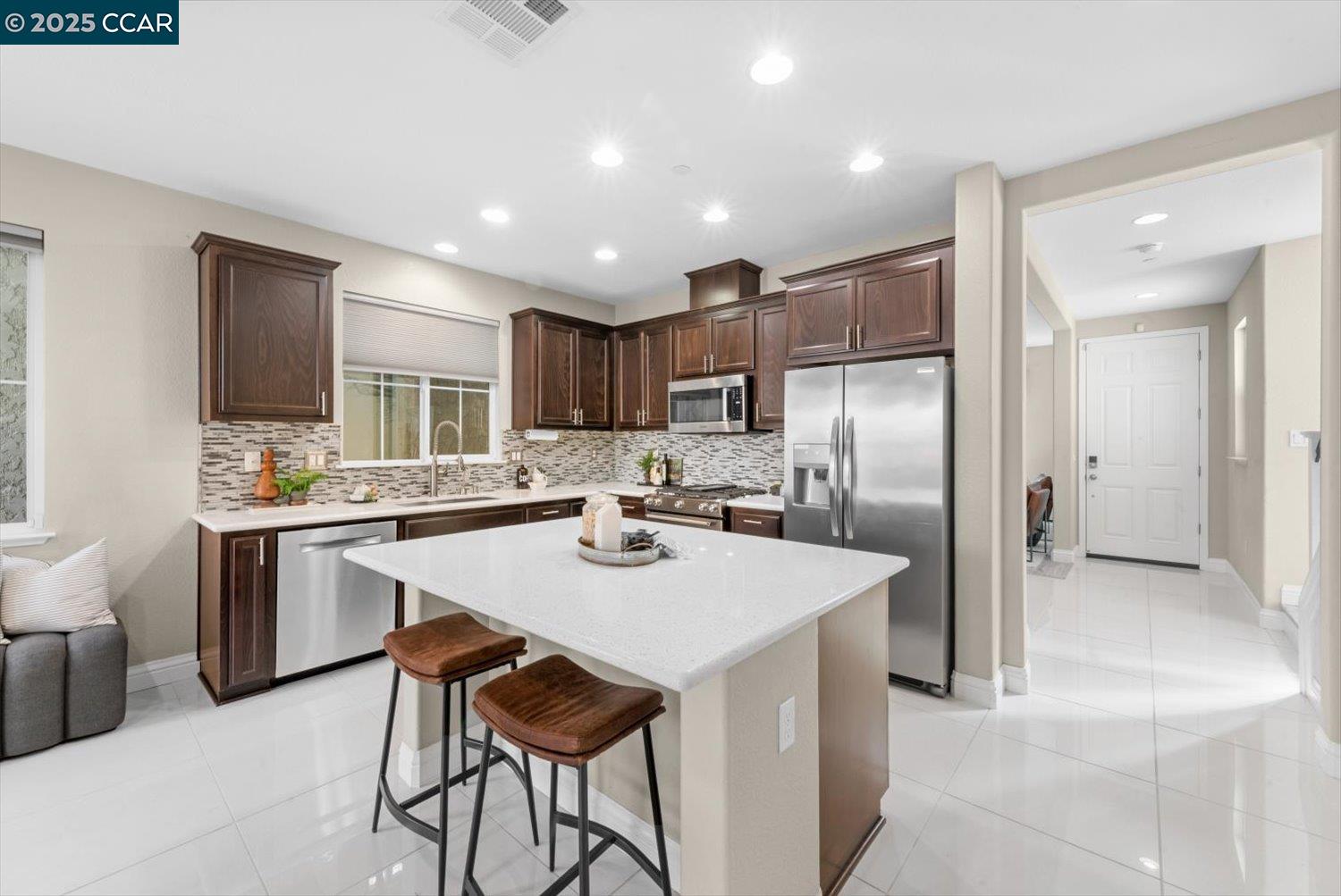 Detail Gallery Image 9 of 60 For 240 Alta St, Brentwood,  CA 94513 - 4 Beds | 3 Baths