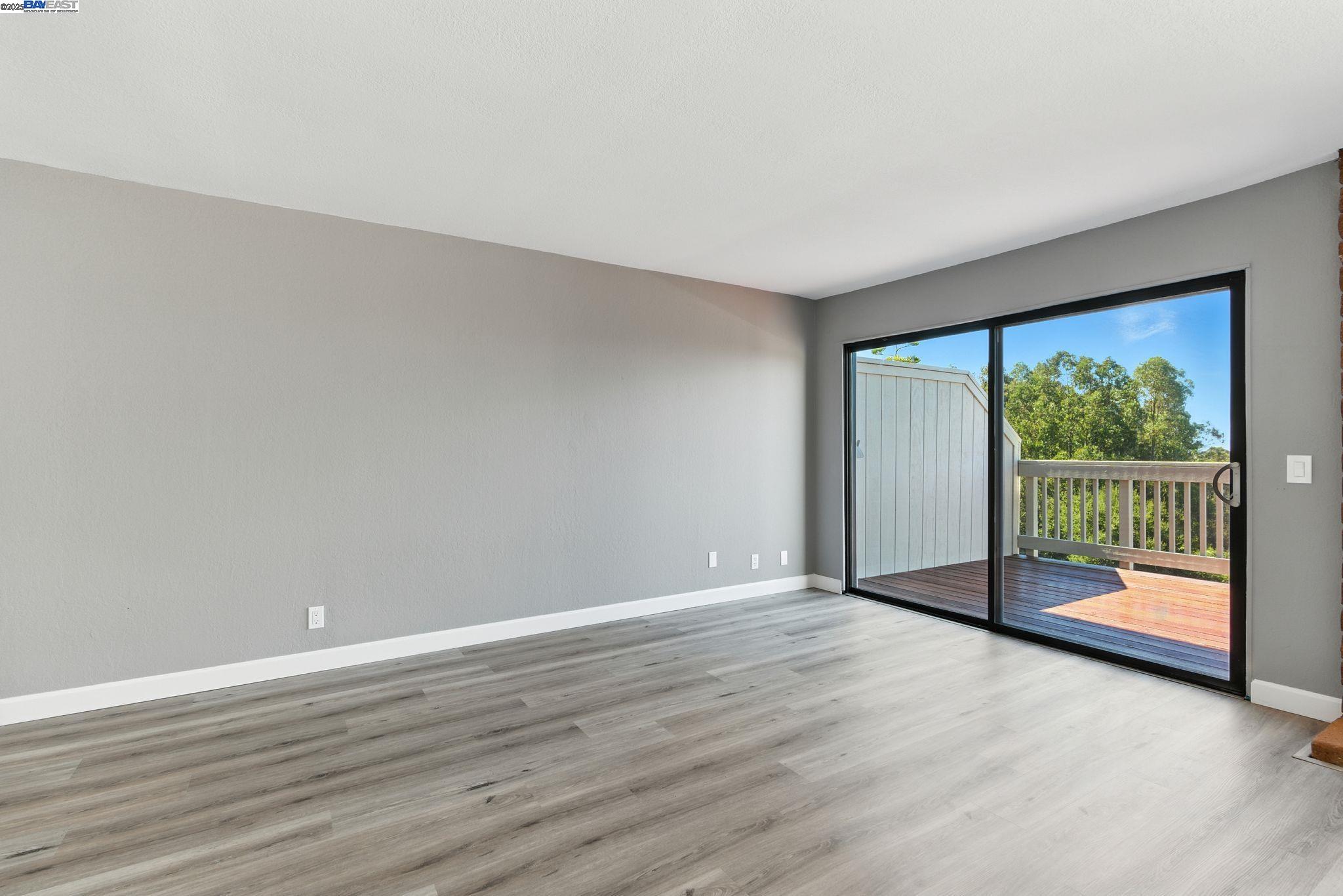 Detail Gallery Image 10 of 34 For 81 Mountain Valley St, Oakland,  CA 94605 - 3 Beds | 2/1 Baths
