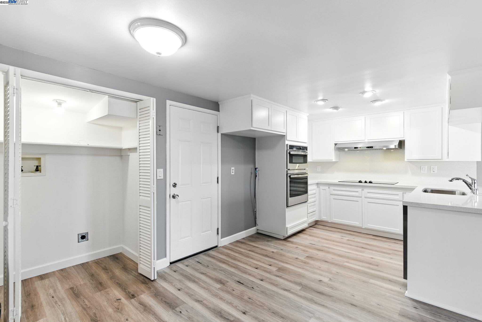 Detail Gallery Image 13 of 34 For 81 Mountain Valley St, Oakland,  CA 94605 - 3 Beds | 2/1 Baths