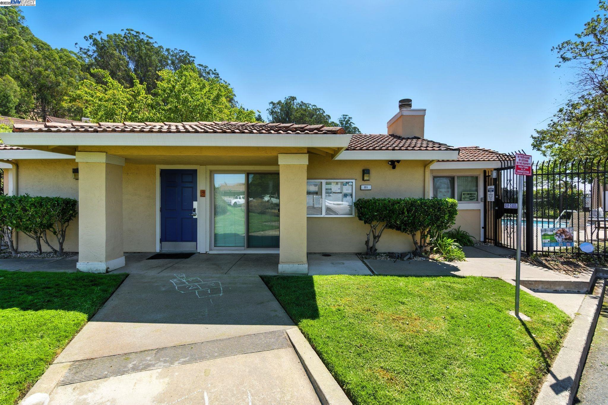 Detail Gallery Image 33 of 34 For 81 Mountain Valley St, Oakland,  CA 94605 - 3 Beds | 2/1 Baths