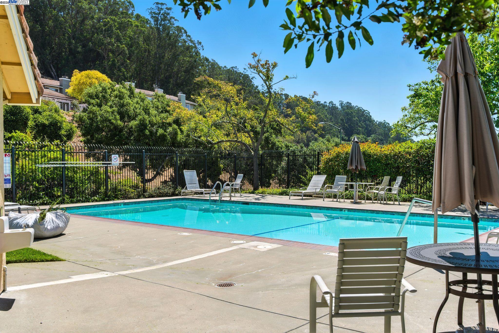 Detail Gallery Image 34 of 34 For 81 Mountain Valley St, Oakland,  CA 94605 - 3 Beds | 2/1 Baths